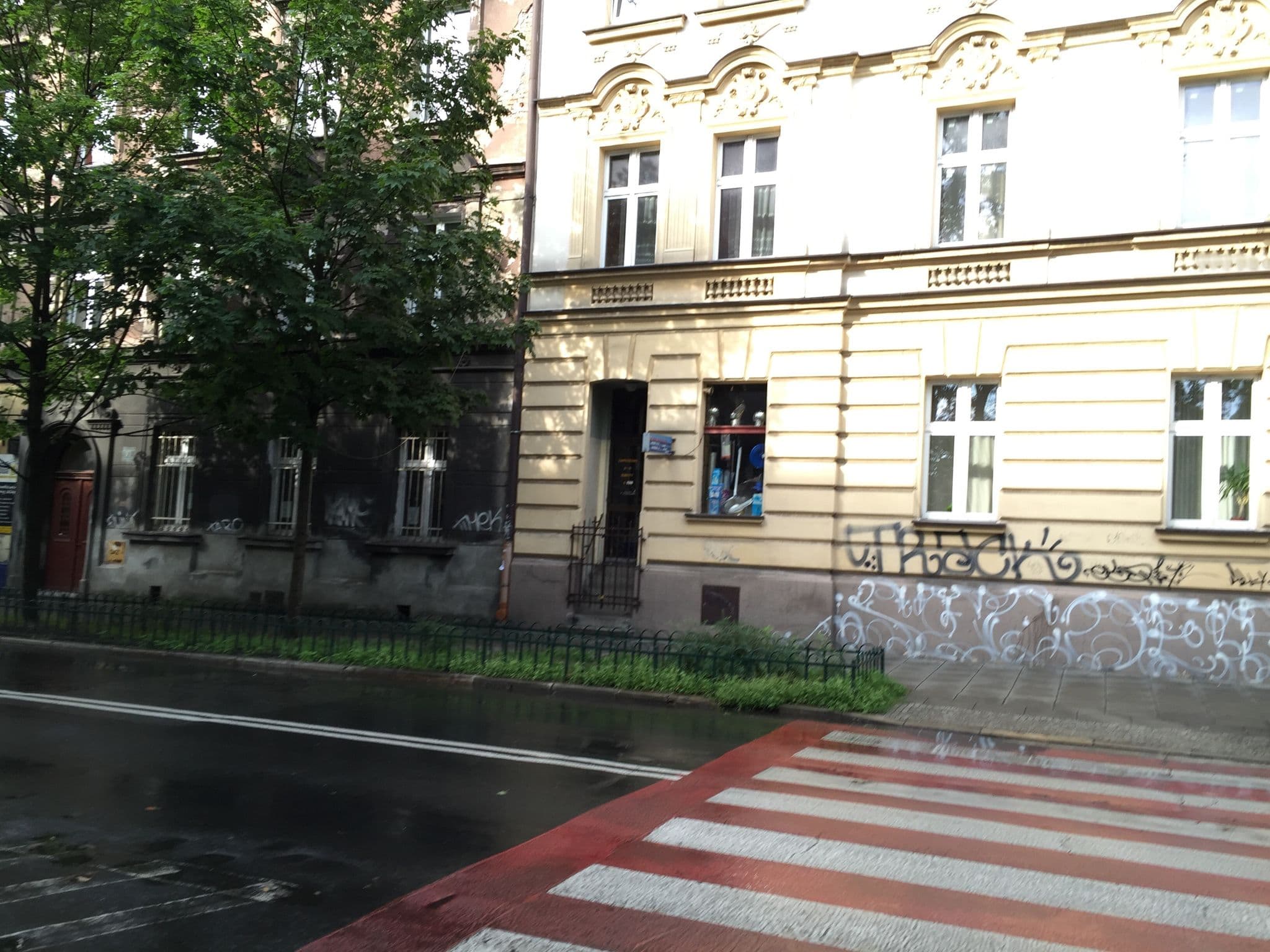 Street view near Horizon Apartments, Kraków — © richlv (CC BY-SA · Mapillary)
