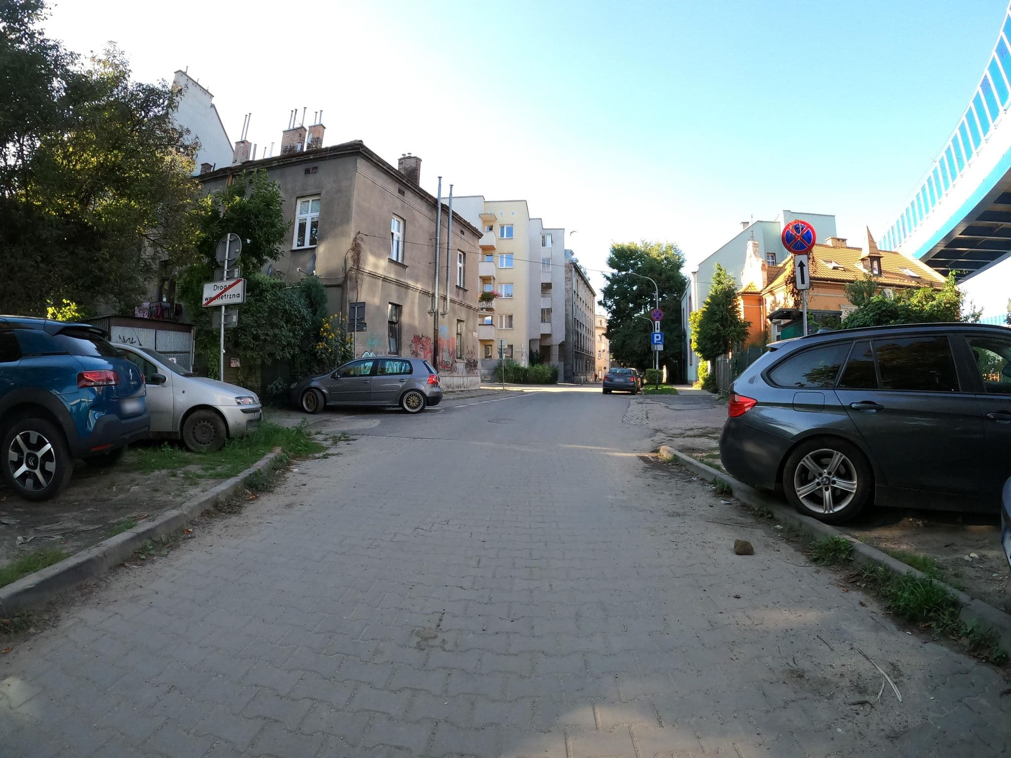 Street view near Akasha Guest Rooms, Grzegórzki — © masterofnoroad (CC BY-SA · Mapillary)