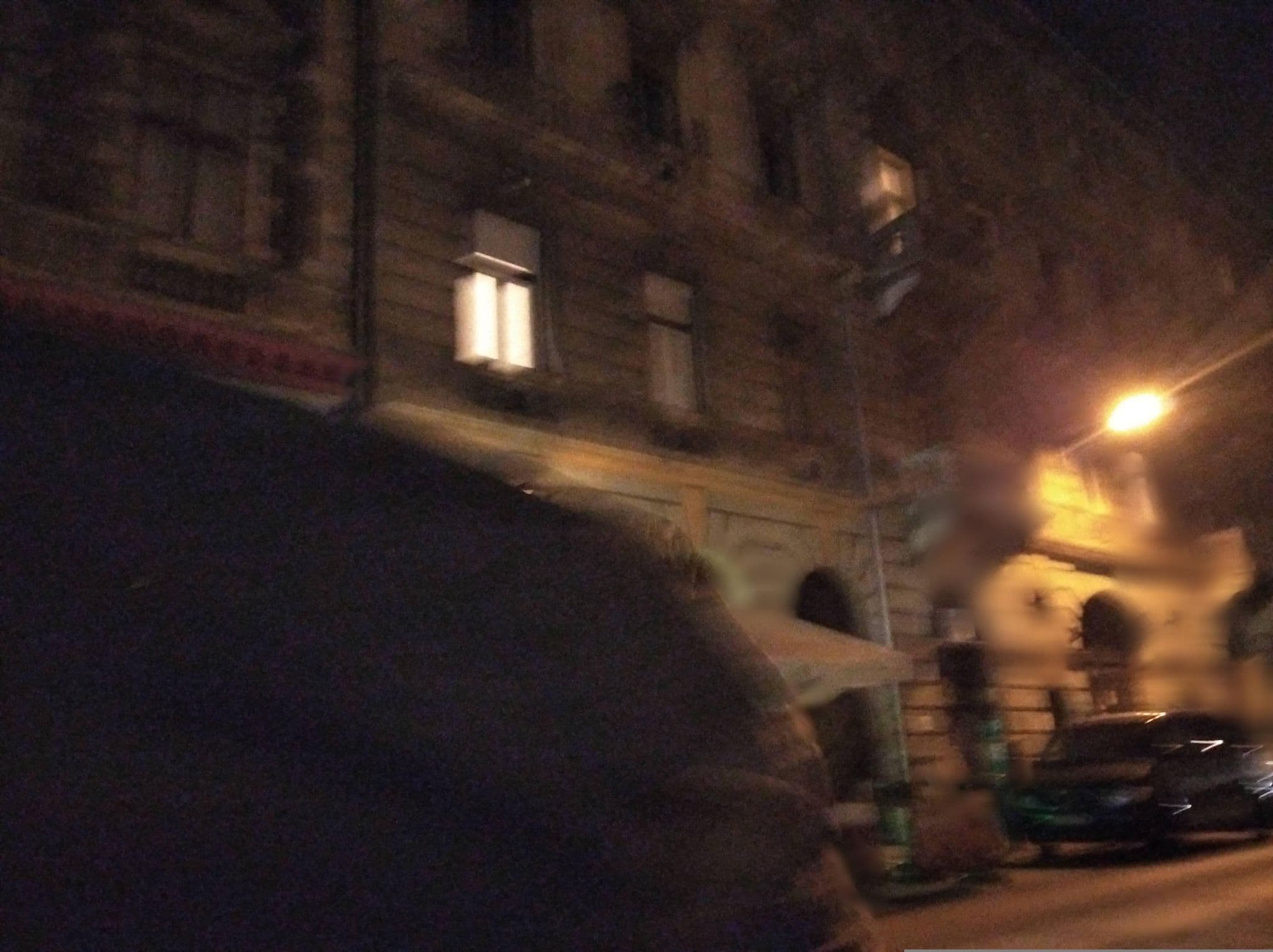 Street view near Central Market Hall Zen Hostel, Belső-Ferencváros — © grozsa11 (CC BY-SA · Mapillary)