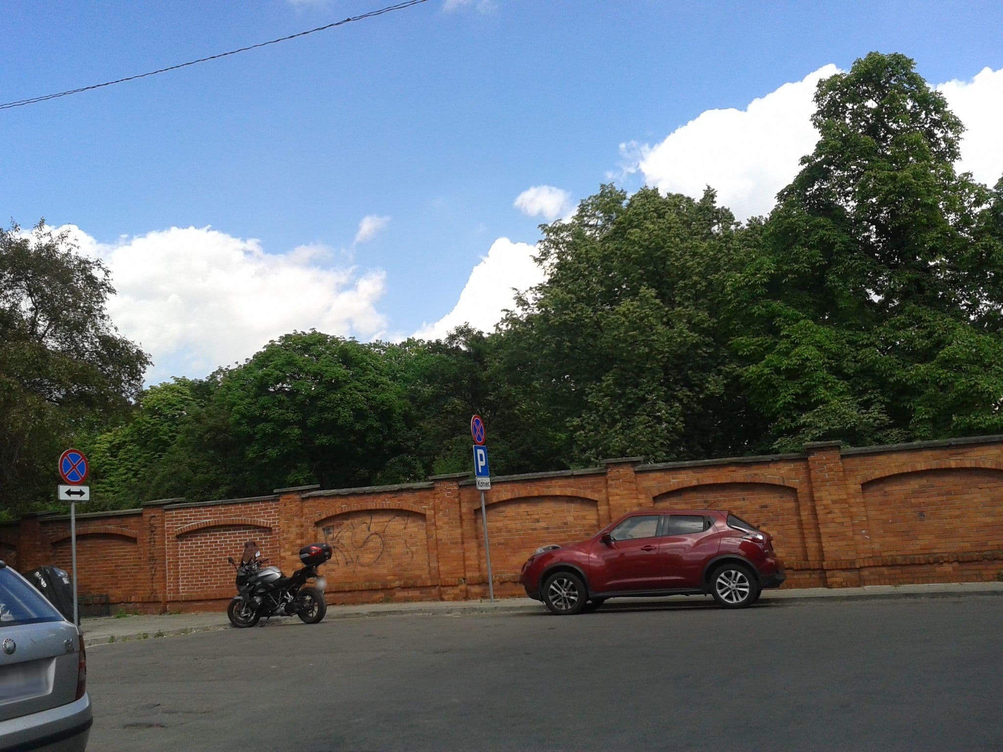 Street view near City Lights Apartments - Bosacka, Kraków — © qmell (CC BY-SA · Mapillary)