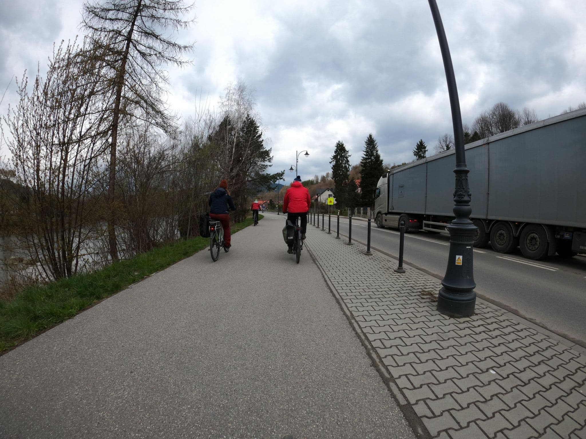 Street view near Pod Reglami, Krościenko nad Dunajcem — © masterofnoroad (CC BY-SA · Mapillary)