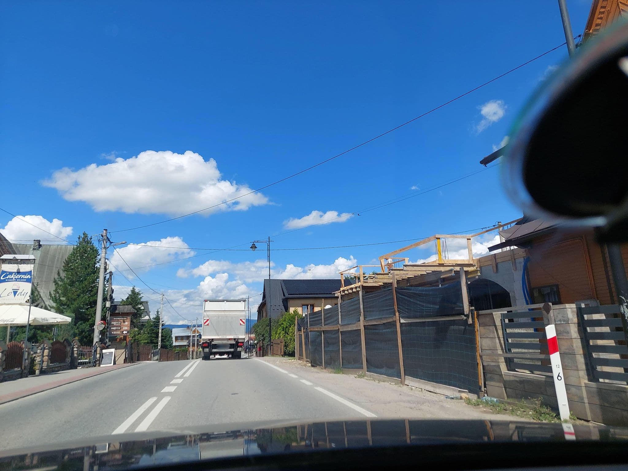 Street view near "u Czerników" Czernik Edward - Dom Wypoczynkowy, Białka Tatrzańska — © Apirnus (CC BY-SA · Mapillary)