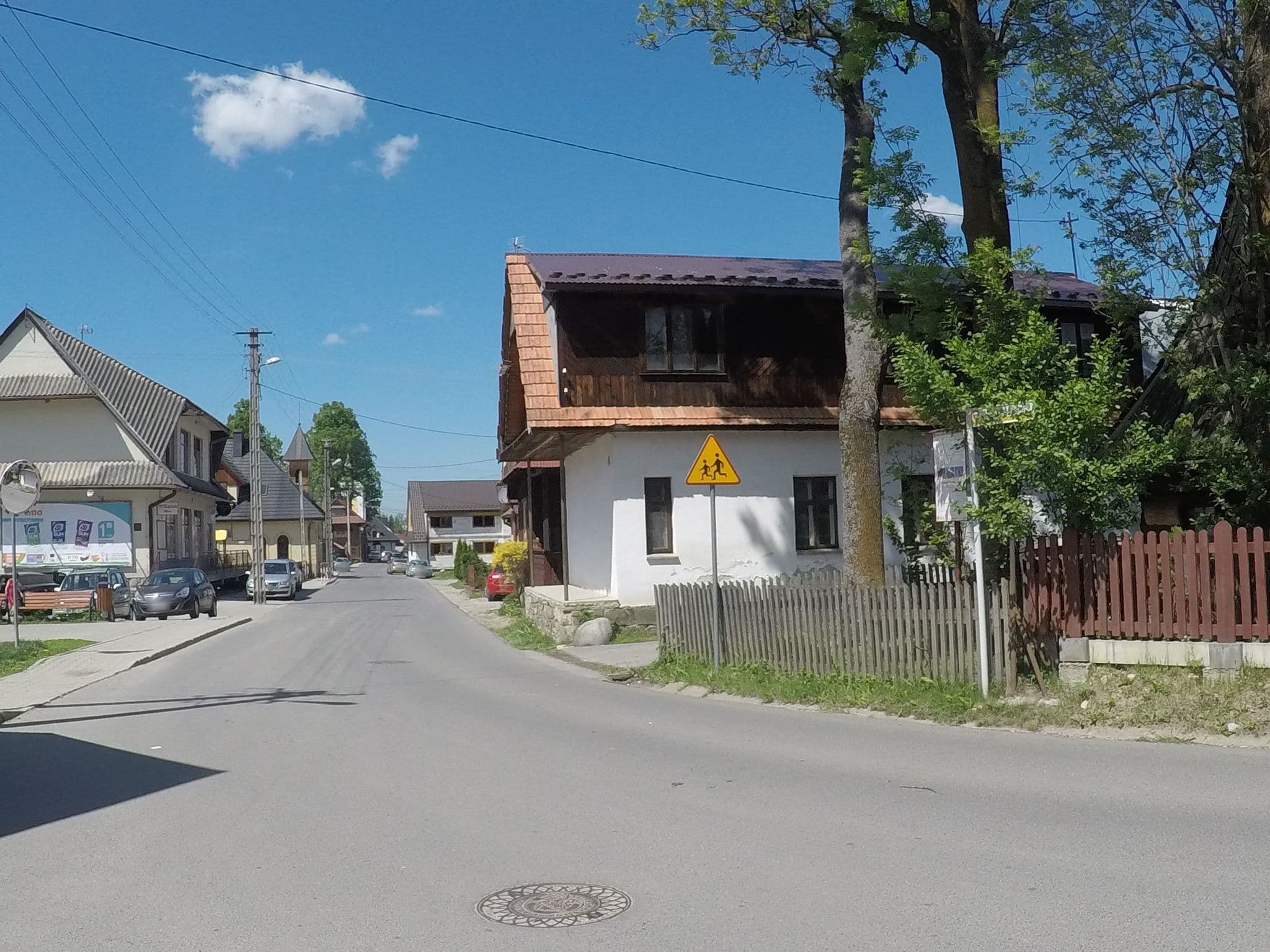 Street view near Chowaniec Lucyna Pokoje Gościnne "U Bacy", Bukowina Tatrzańska — © chrisbeddow (CC BY-SA · Mapillary)