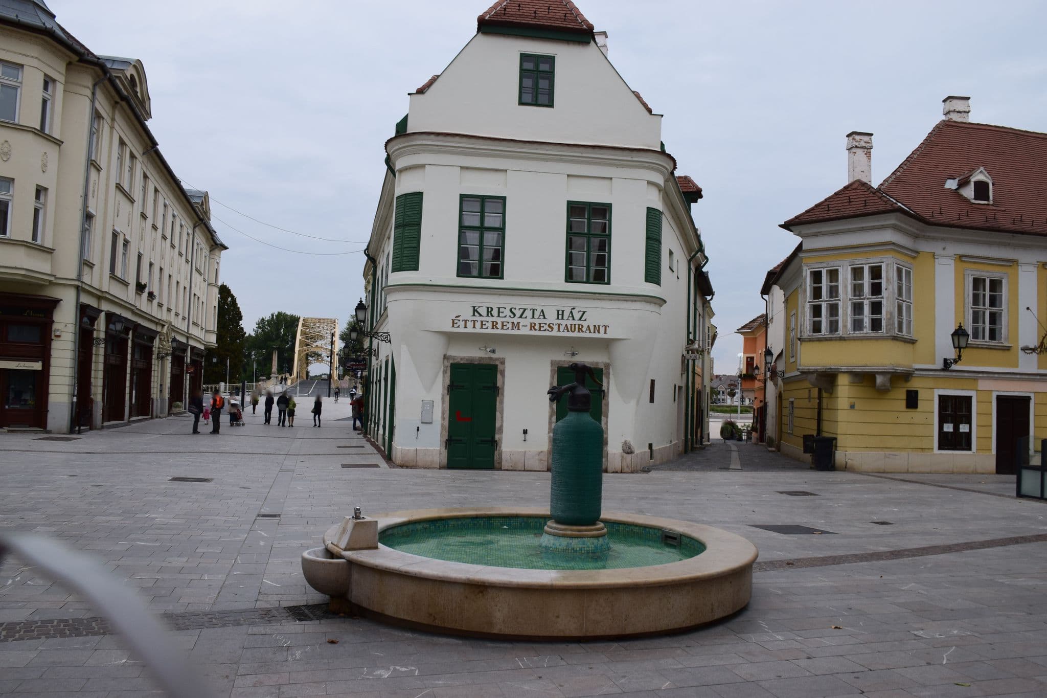 Street view near Főtér Rezidencia, Győr — © esandorhu (CC BY-SA · Mapillary)