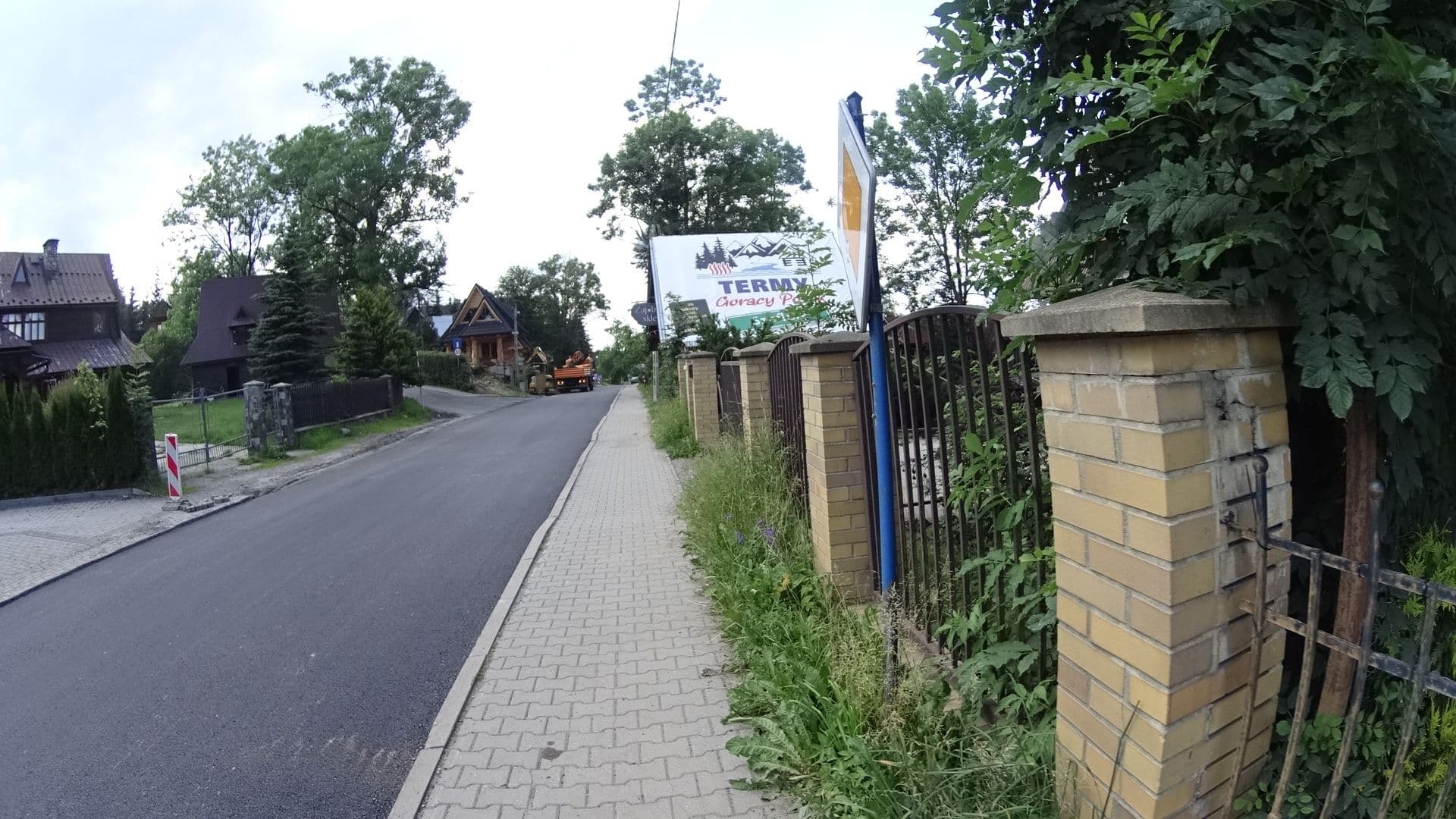 Street view near Dom z PRL-u, Bukowina Tatrzańska — © awizonosz (CC BY-SA · Mapillary)