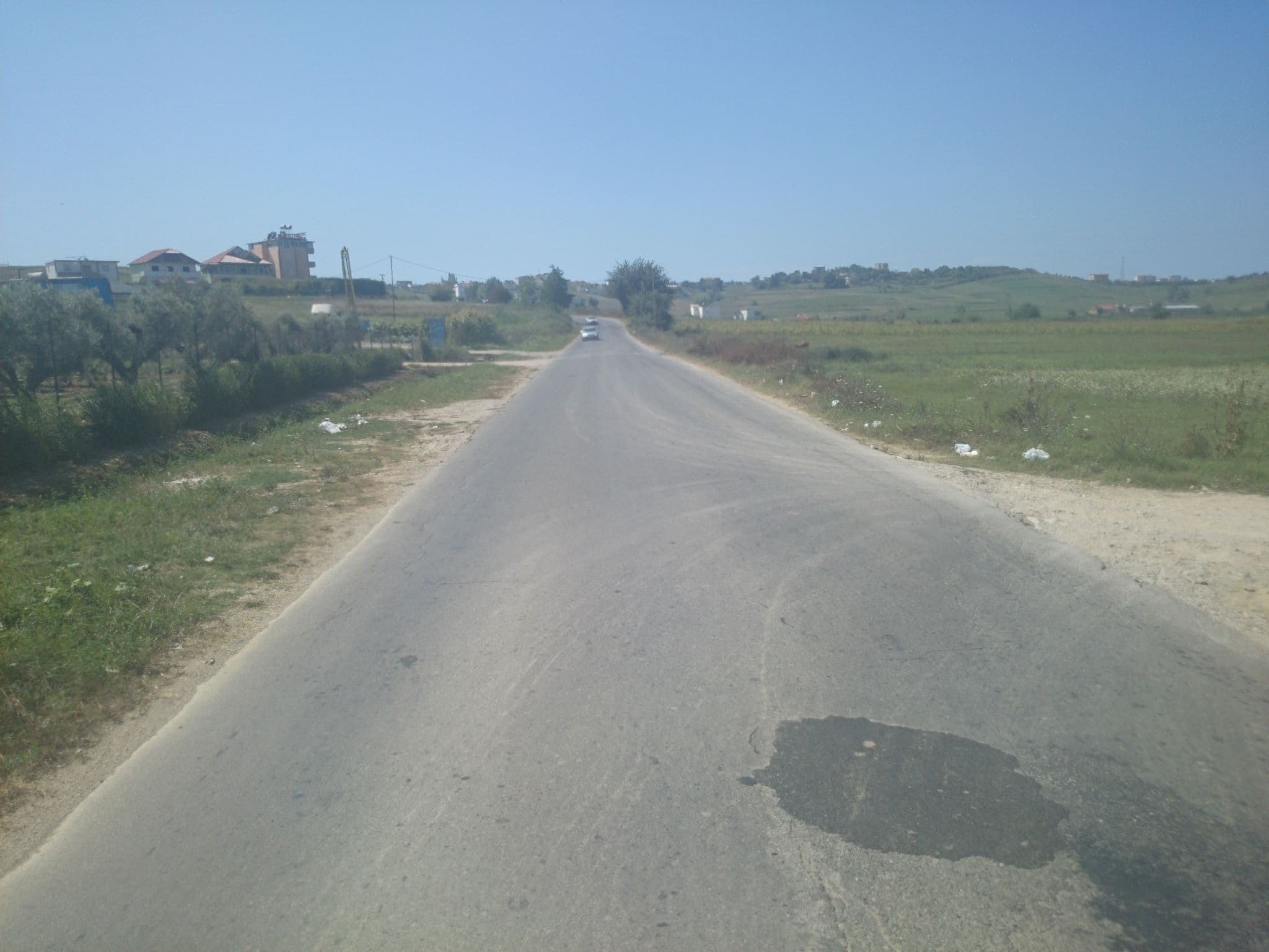 Street view near Vinea Resort & Spa, Rrashbull — © malenki (CC BY-SA · Mapillary)