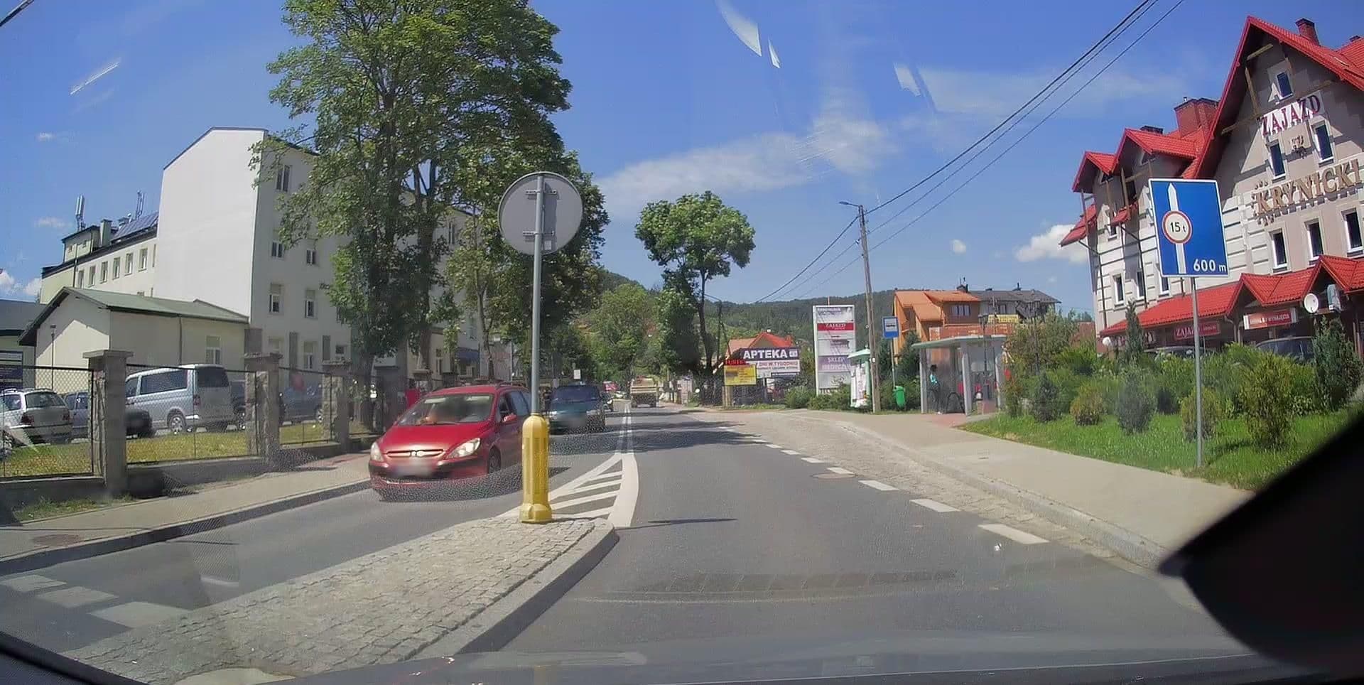 Street view near Hotel Krynicki, Krynica-Zdrój — © edc22 (CC BY-SA · Mapillary)