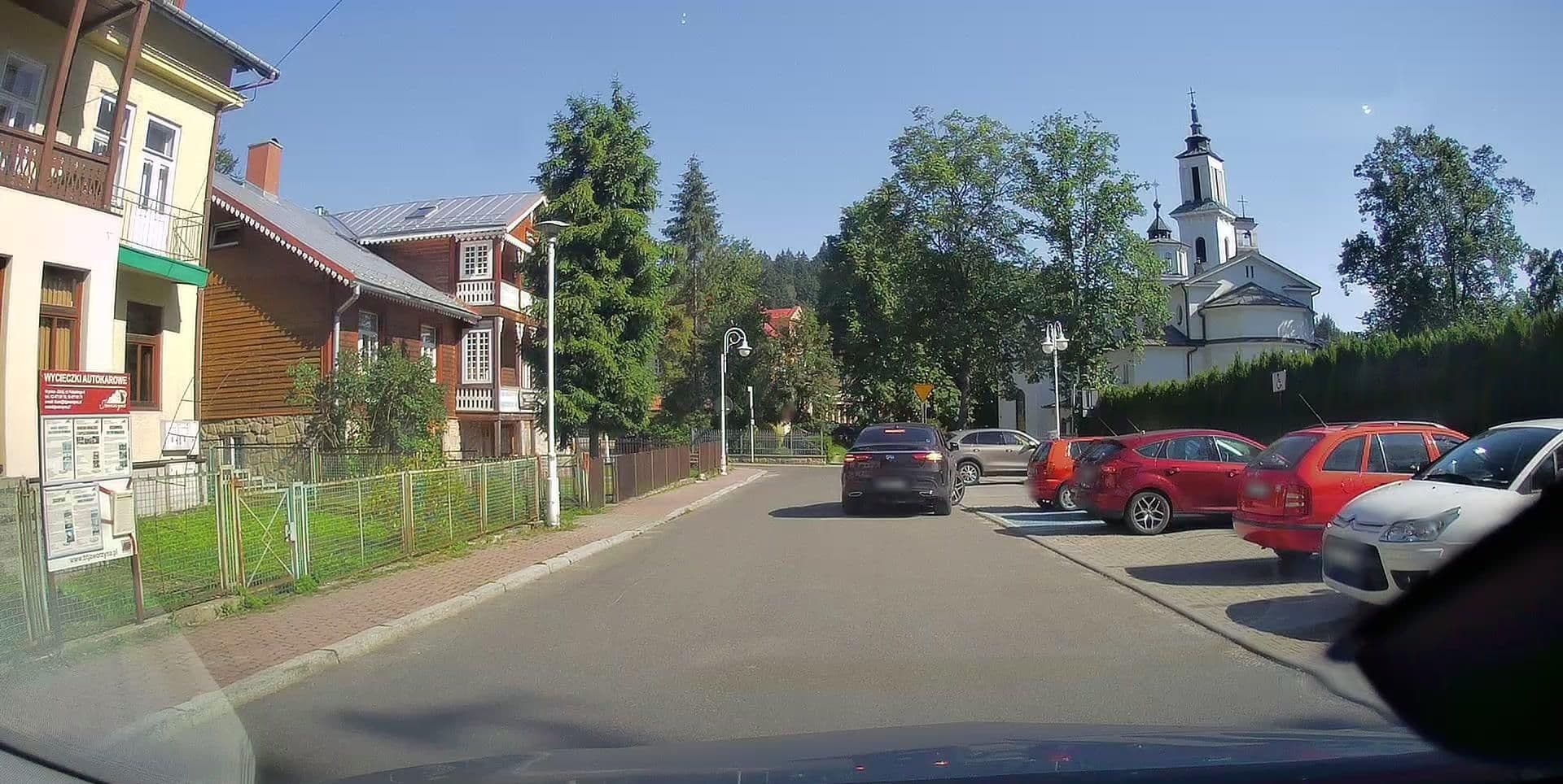 Street view near Pokoje Goscinne Dniestrzanka, Krynica-Zdrój — © edc22 (CC BY-SA · Mapillary)