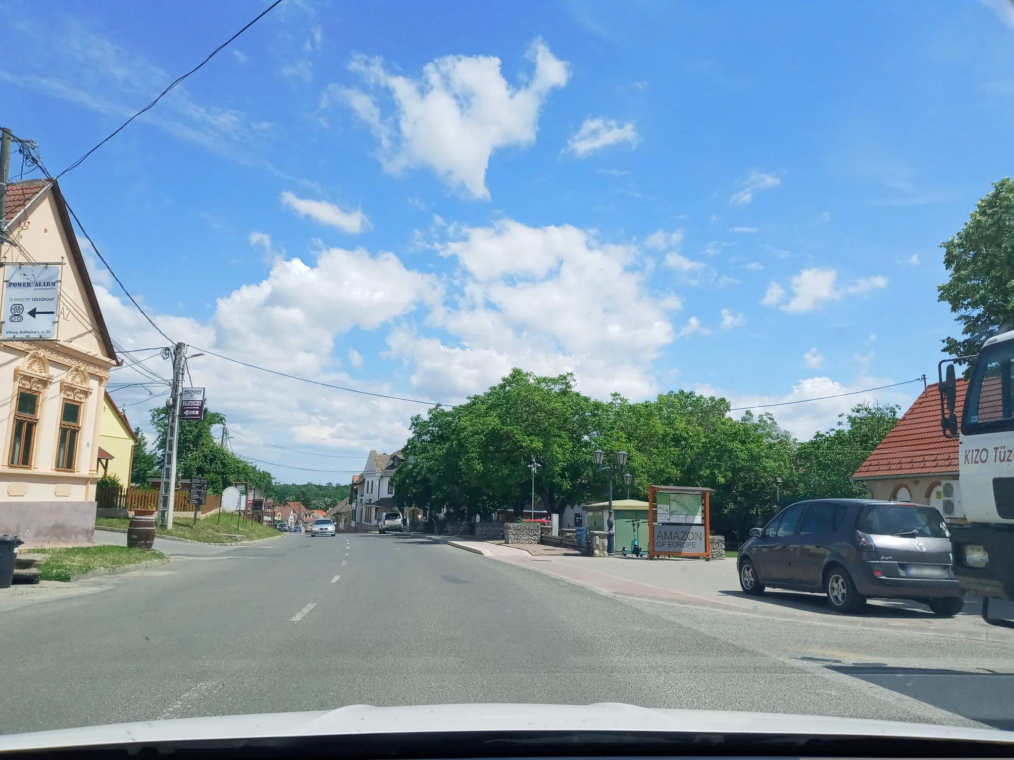 Street view near Diófa panzió, Villány — © magyarsi (CC BY-SA · Mapillary)