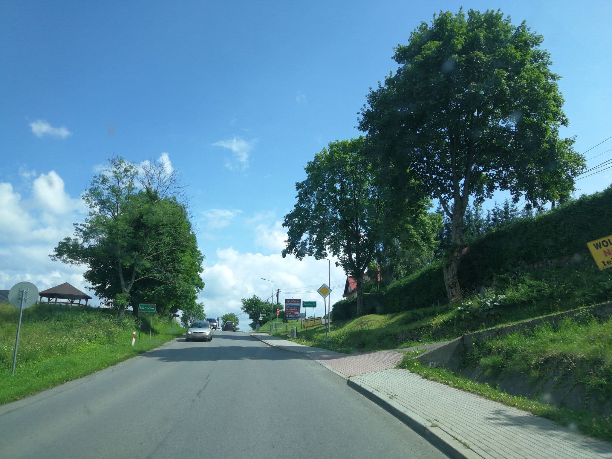Street view near Pokoje Jan Matuszewski, Uherce Mineralne — © fundacja_geolife (CC BY-SA · Mapillary)