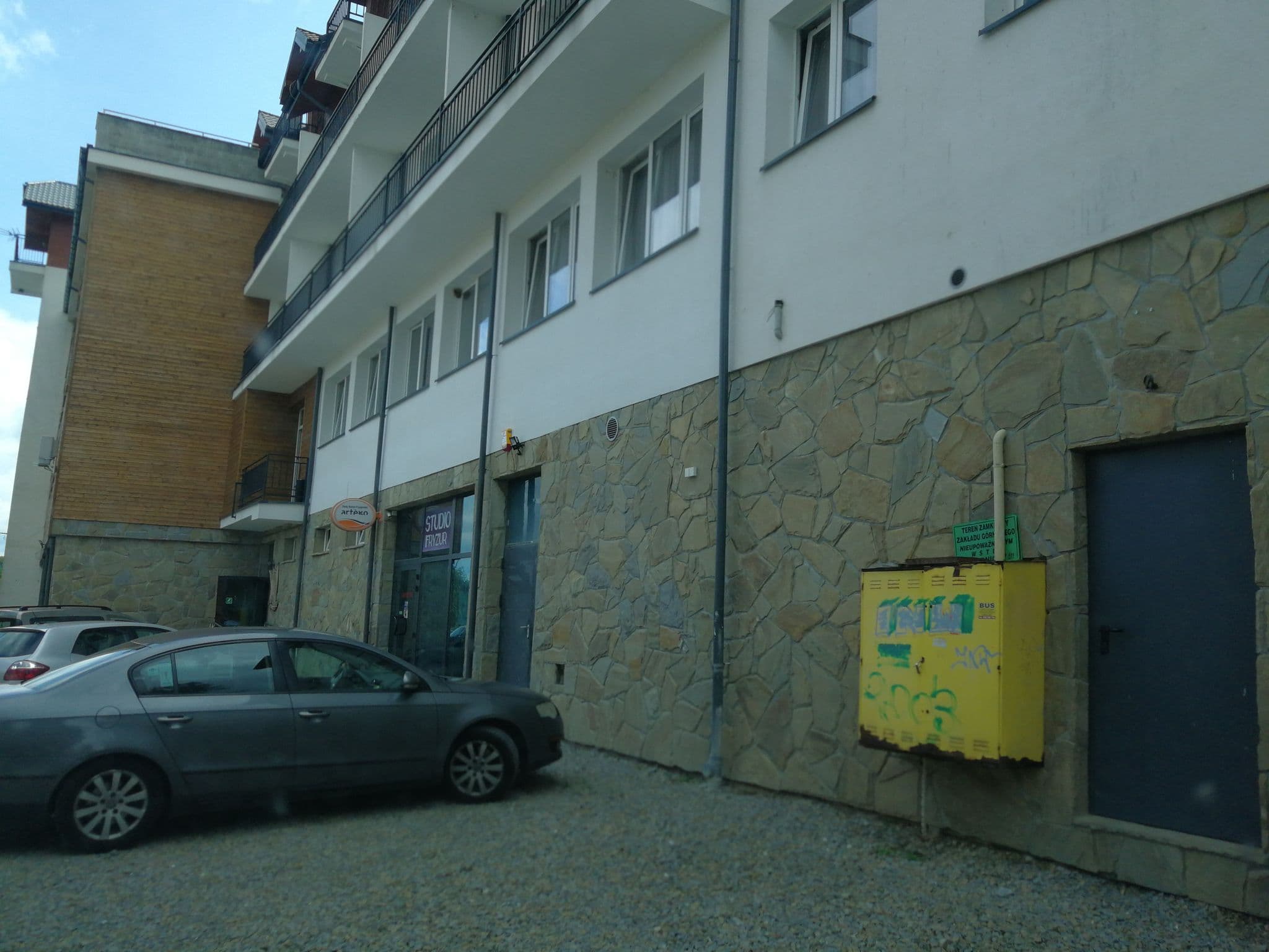 Street view near Skalny - Ośrodek Szkoleniowo-Wypoczynkowy, Uherce Mineralne — © fundacja_geolife (CC BY-SA · Mapillary)