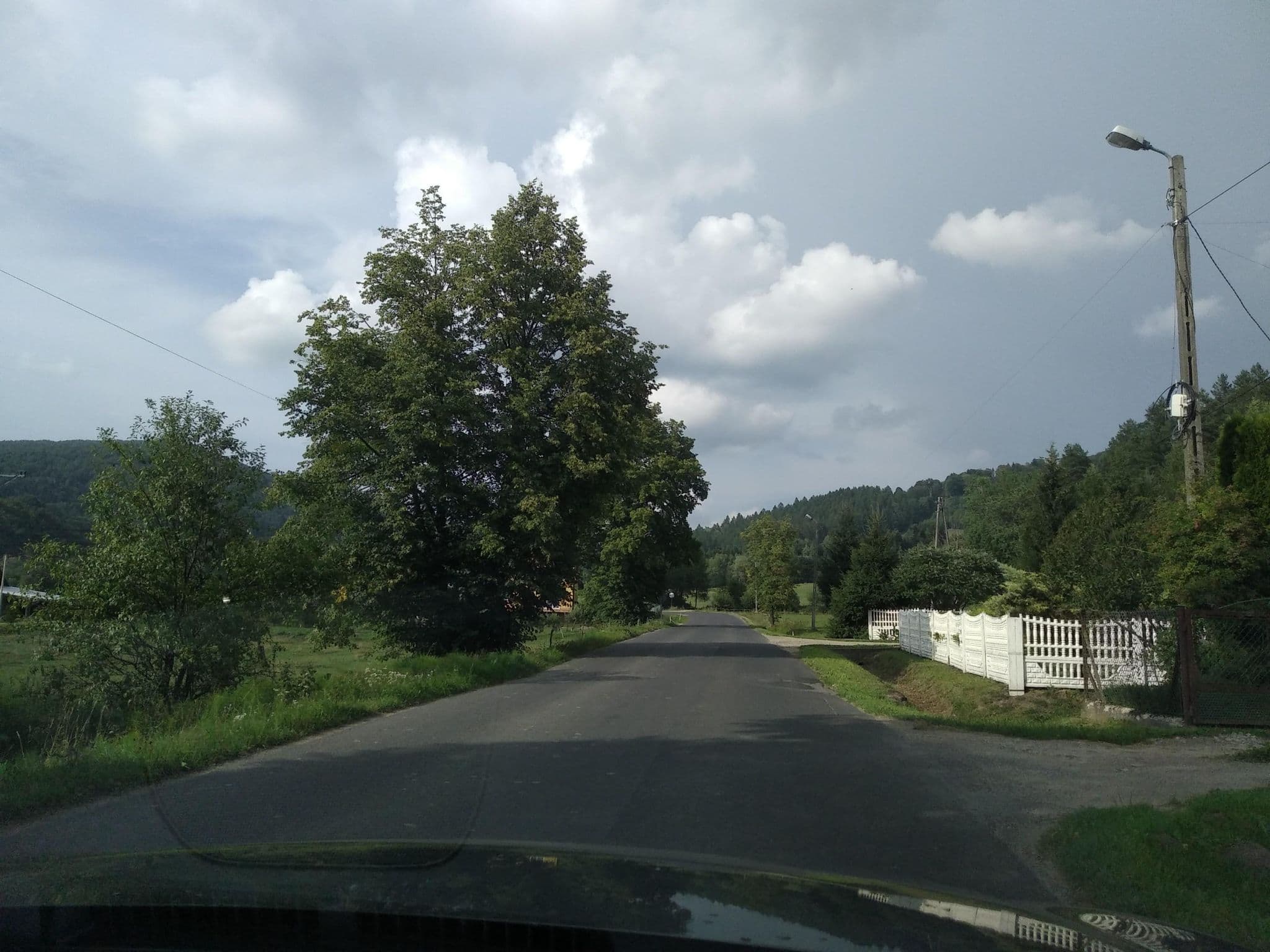 Street view near Dom pod dębami, Uherce Mineralne — © czecko (CC BY-SA · Mapillary)
