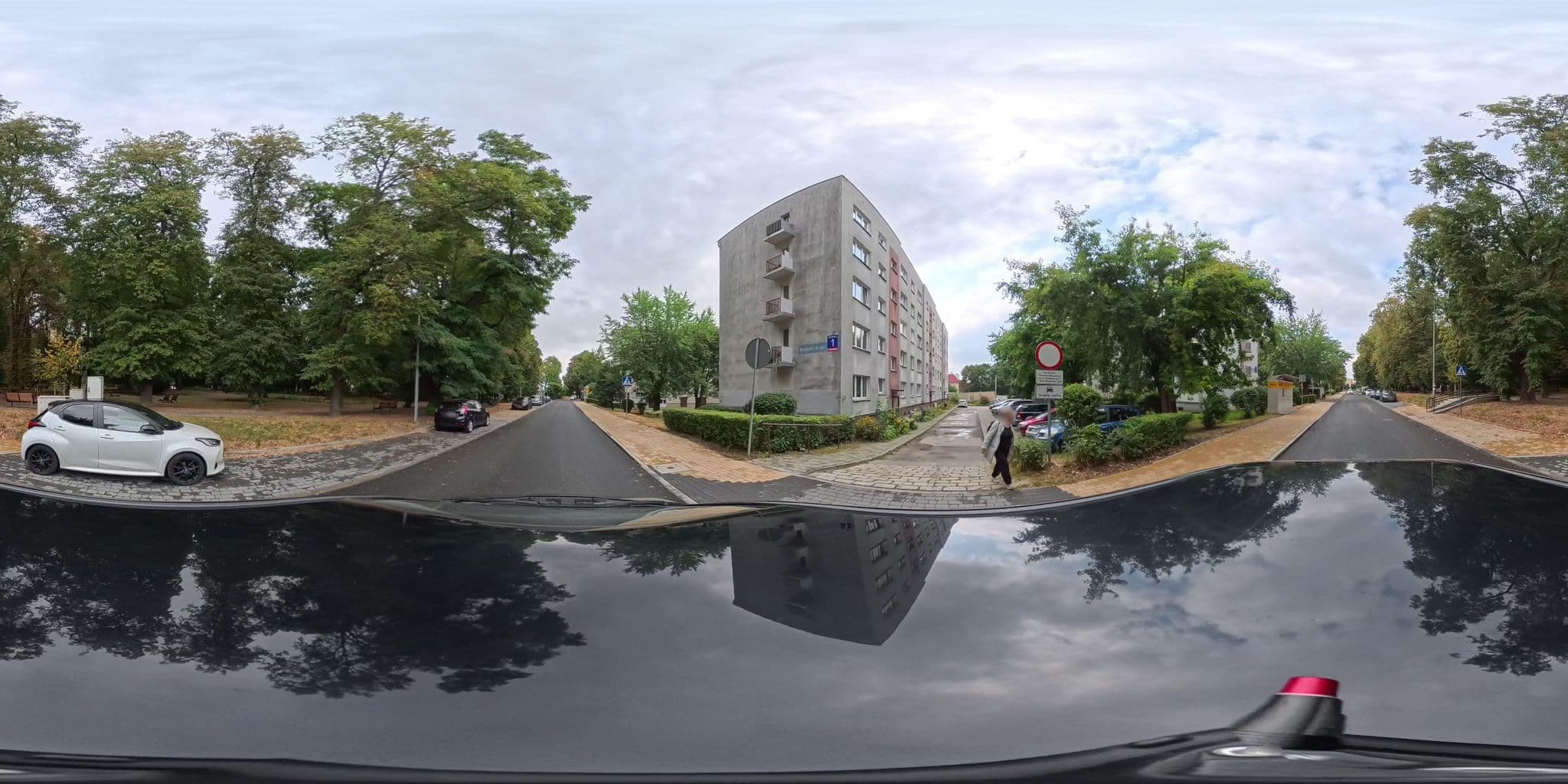 Street view near Apartamenty Słowackiego 1 & Ogrodowa 2, Sandomierz — © David177 (CC BY-SA · Mapillary)