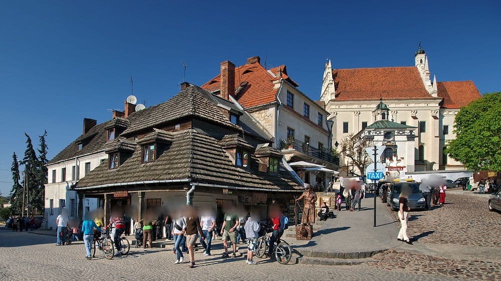 Street view near Dom Architekta Sarp Aneta Marciniak Restauracja Kwadrans, Kazimierz Dolny — © ahojmedia (CC BY-SA · Mapillary)