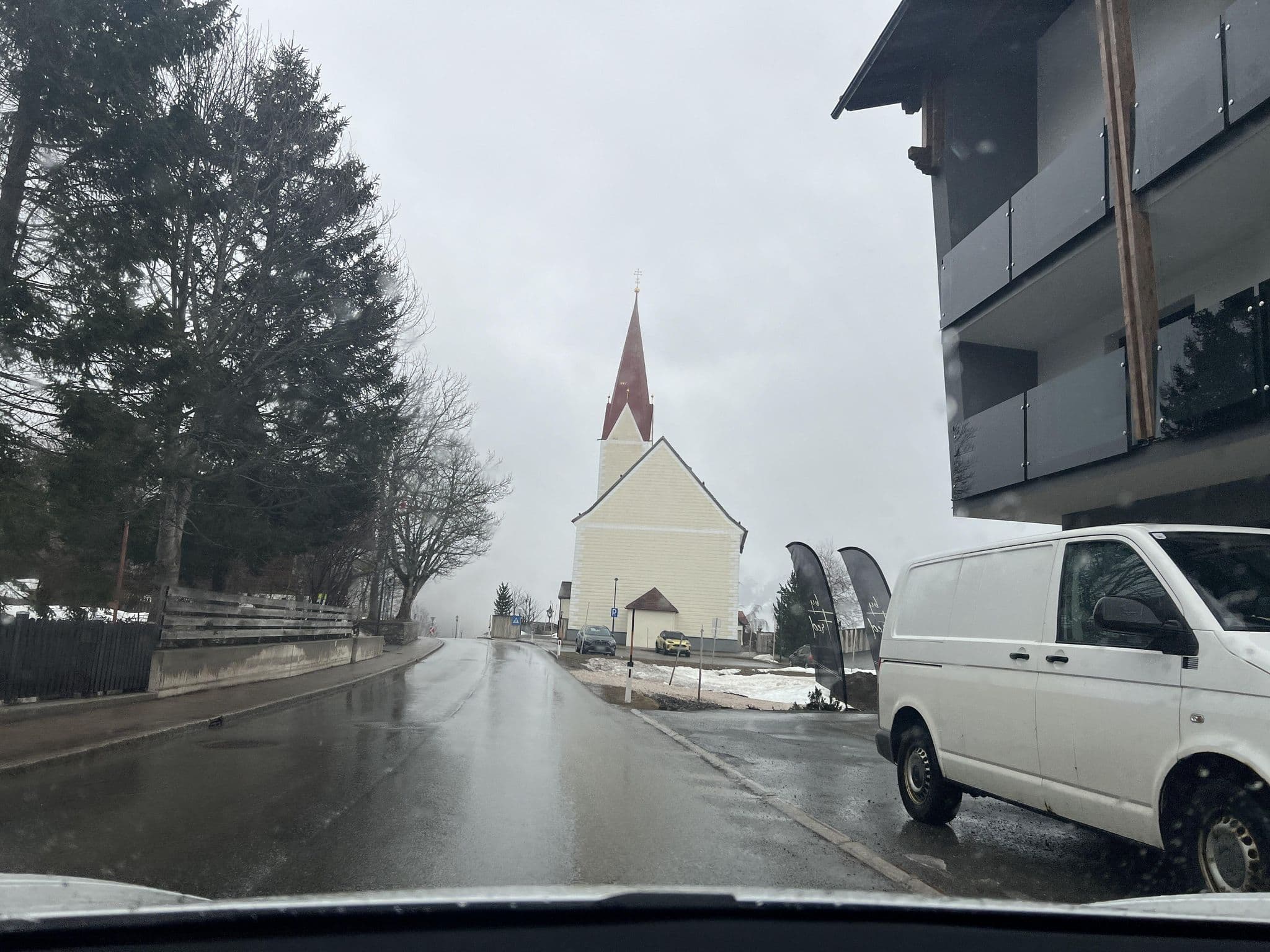 Street view near Cafe Pension Kaffeemühle, Höfen — © ottor (CC BY-SA · Mapillary)