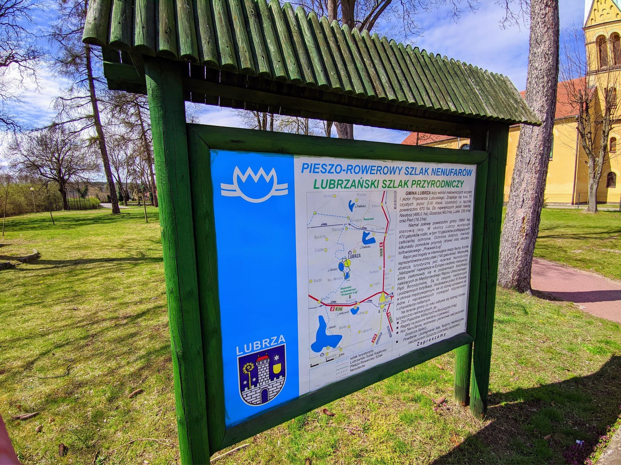 Street view near Dzierżoniów. Ośrodek wczasowo - wypoczynkowy przedsiębiorstwa handlowo - usługowego Mauro. Gurazda J., Świebodzin — © km2bp (CC BY-SA · Mapillary)