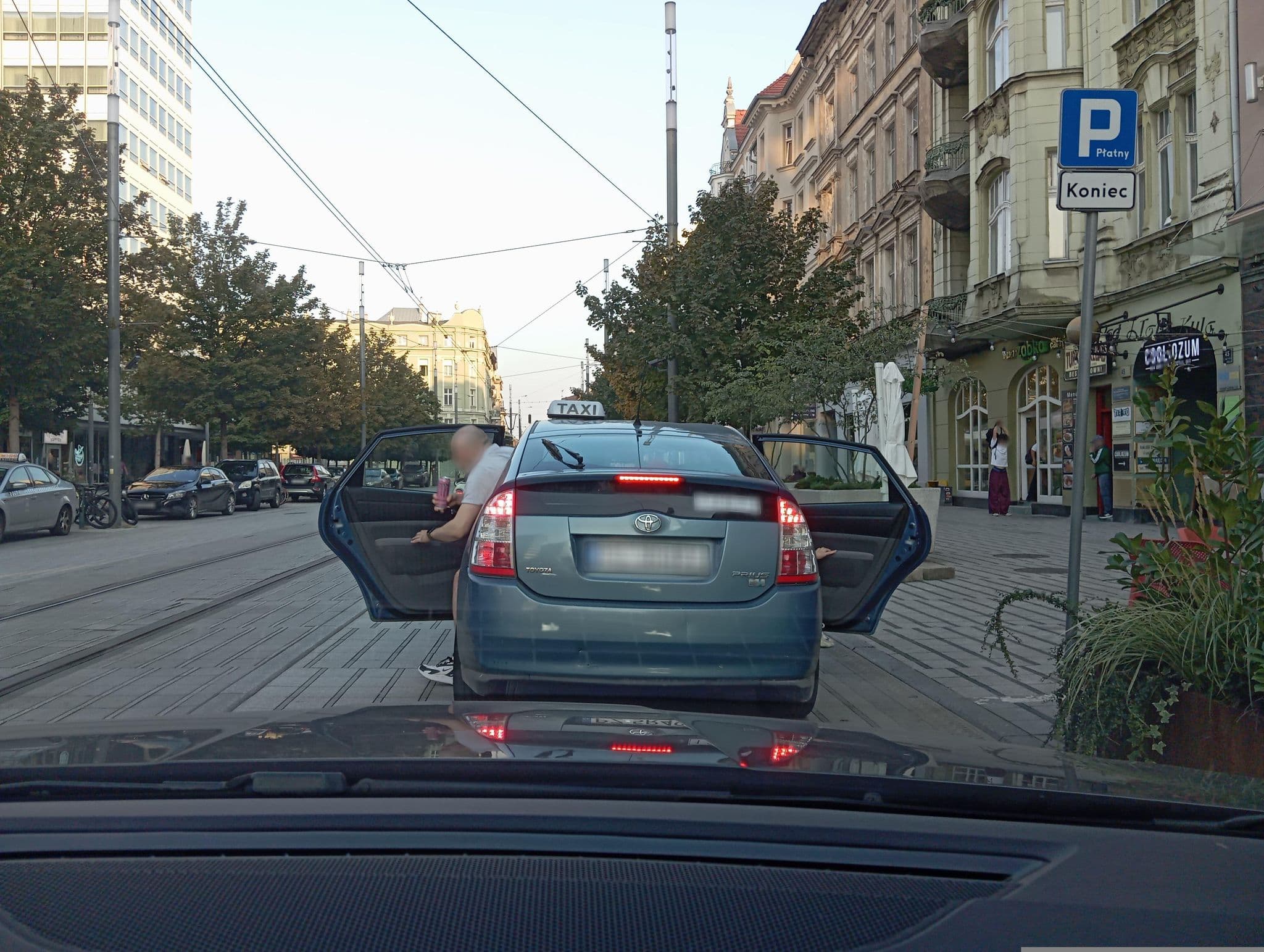 Street view near Glam House Apartments, Poznań — © jacekb (CC BY-SA · Mapillary)