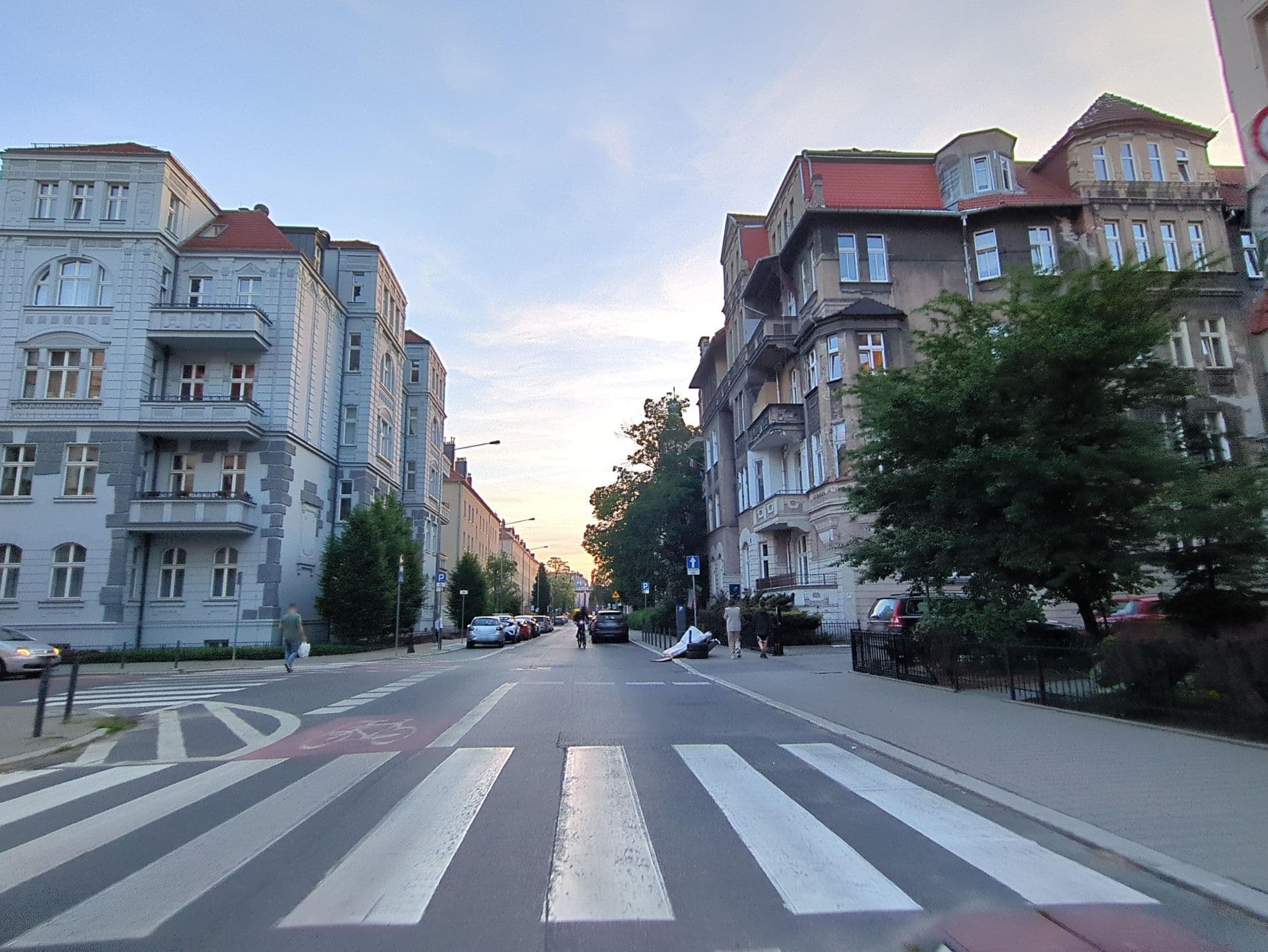 Street view near Pod Różą. Pensjonat. Plenzler M., Poznań — © 6b17d8c50e264a46 (CC BY-SA · Mapillary)