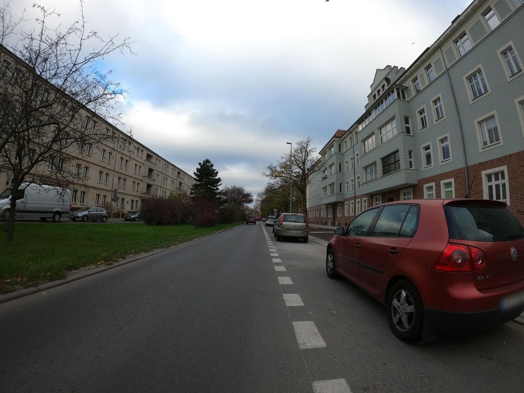 Street view near Belferek. Dom Studencki Uniwersytetu Szczecińskiego, Świerczewo — © masterofnoroad (CC BY-SA · Mapillary)
