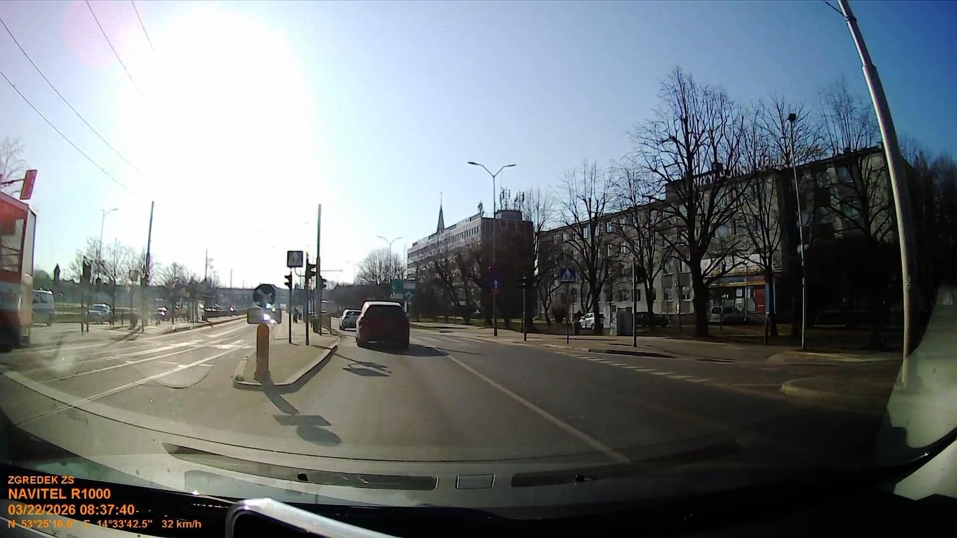 Street view near swimming pool novotel, Szczecin — © d3mol3k (CC BY-SA · Mapillary)