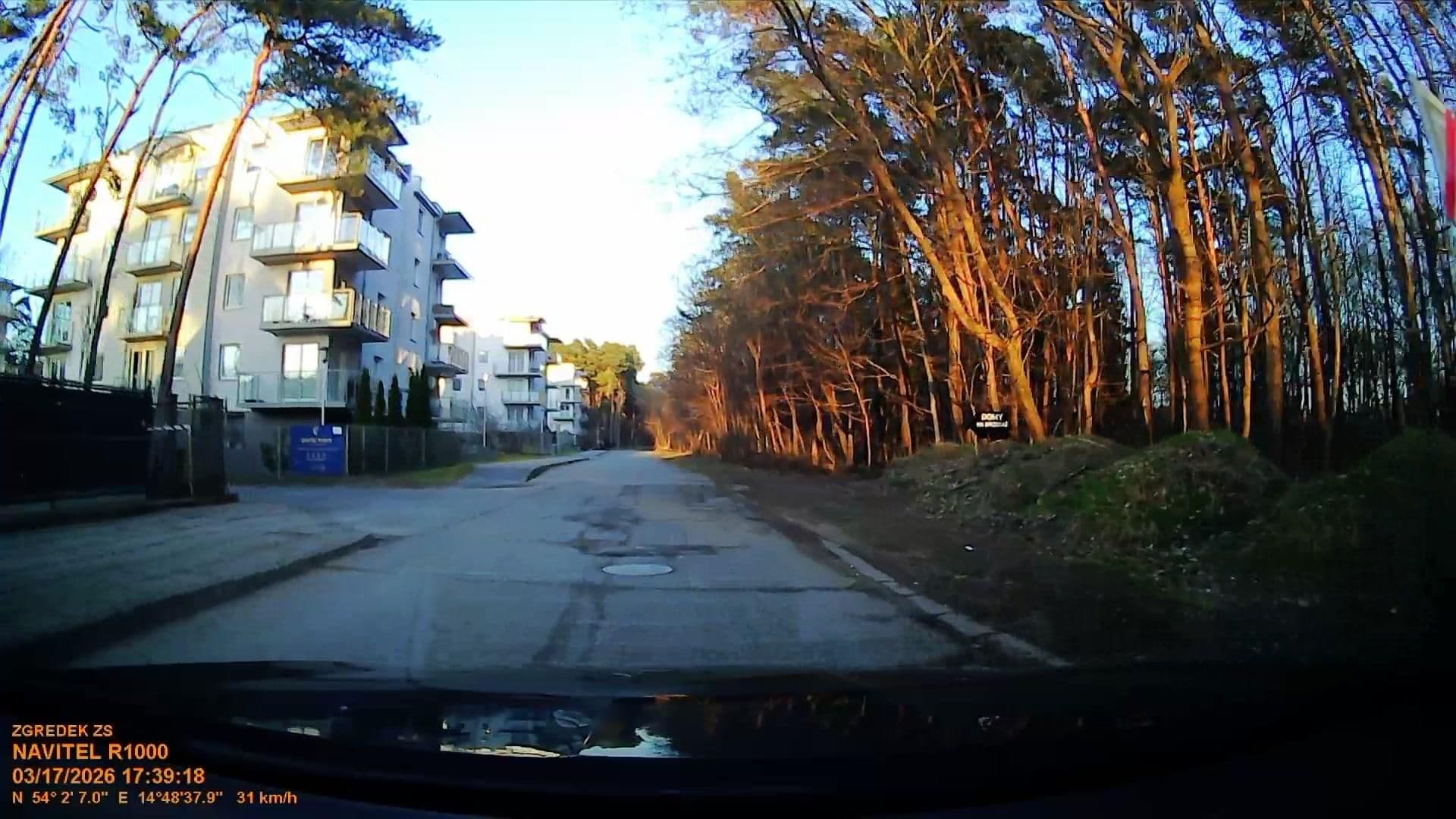 Street view near Dom Gościnny Marta, Dziwnów — © d3mol3k (CC BY-SA · Mapillary)
