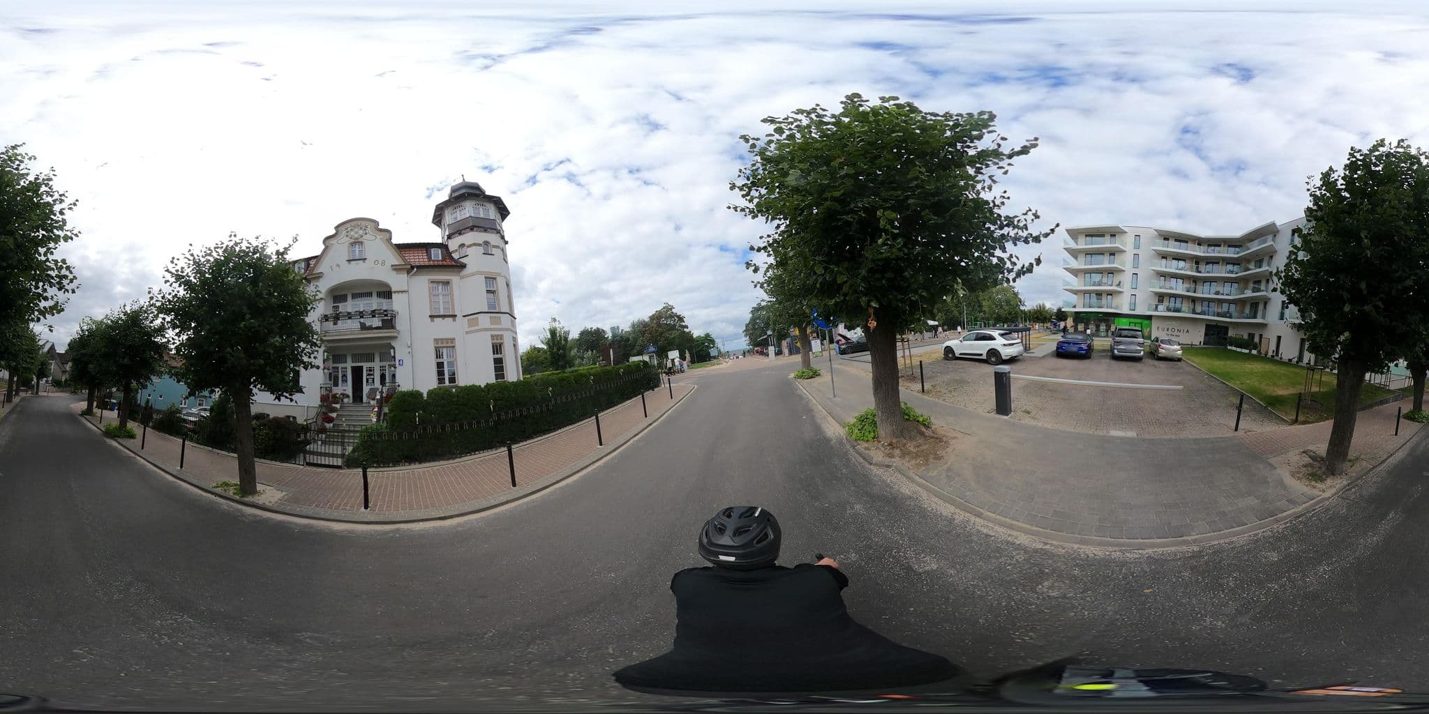 Street view near Pod Kasztanem, Międzyzdroje — © RowerowyRozboojnik (CC BY-SA · Mapillary)