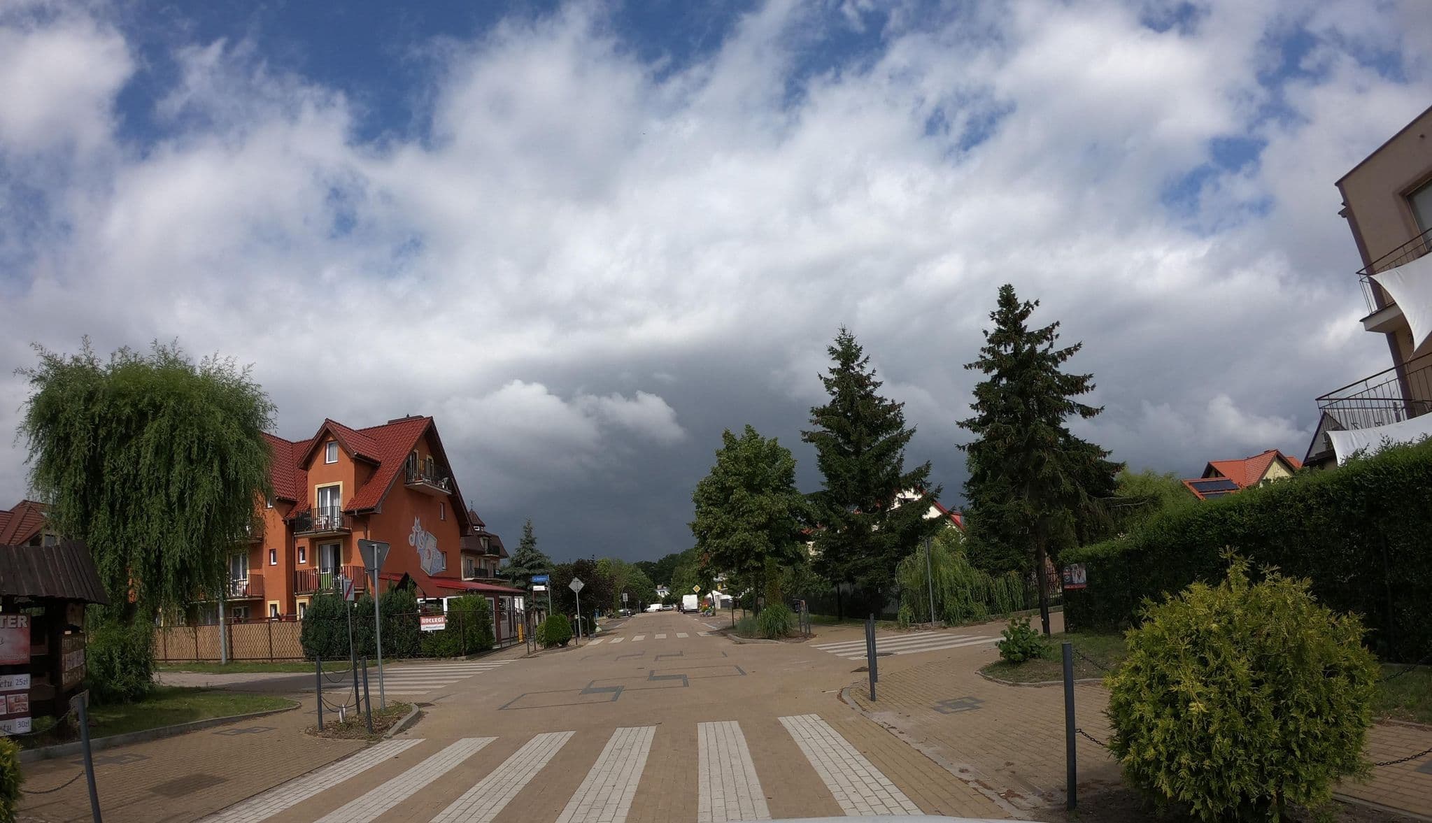 Street view near Karmazyn. Biuro kwater, Dziwnów — © masterofnoroad (CC BY-SA · Mapillary)