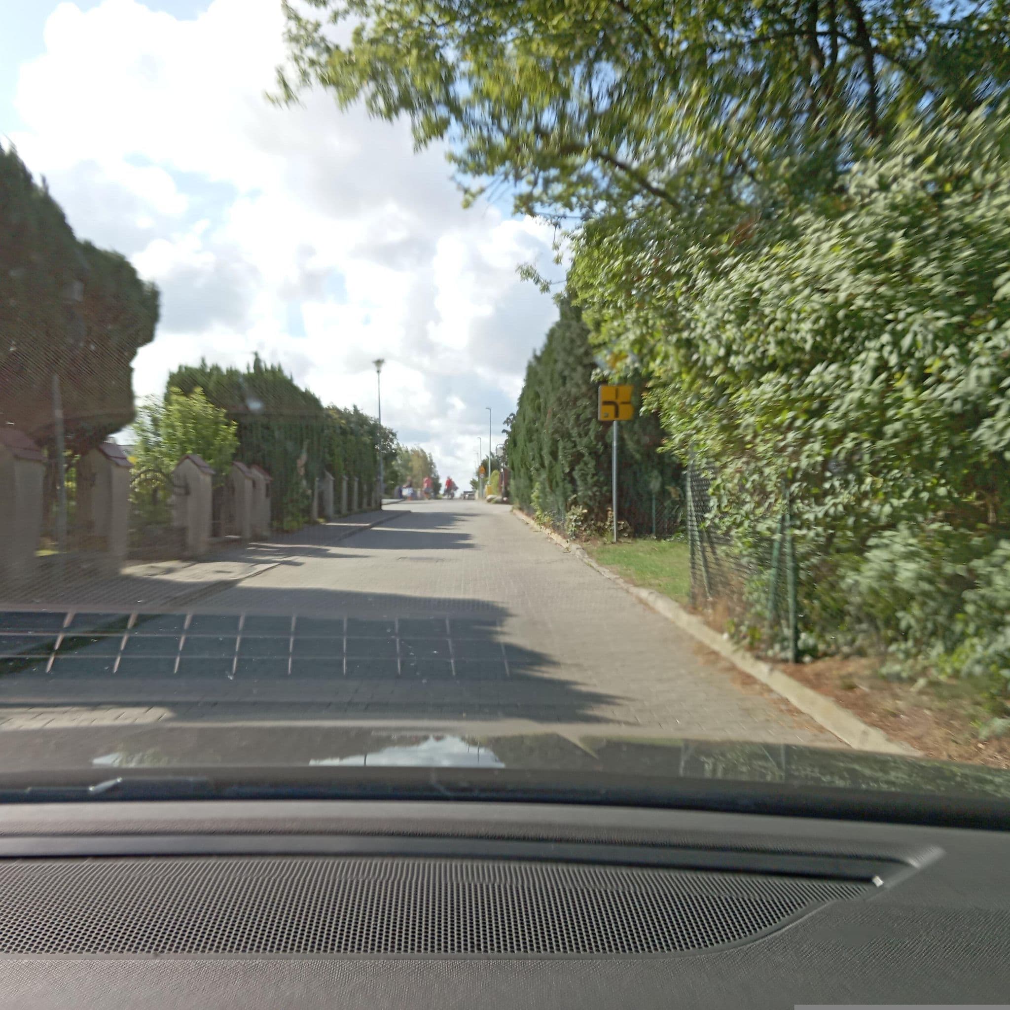 Street view near Władysława Brylińska, Ustronie Morskie — © jacekb (CC BY-SA · Mapillary)