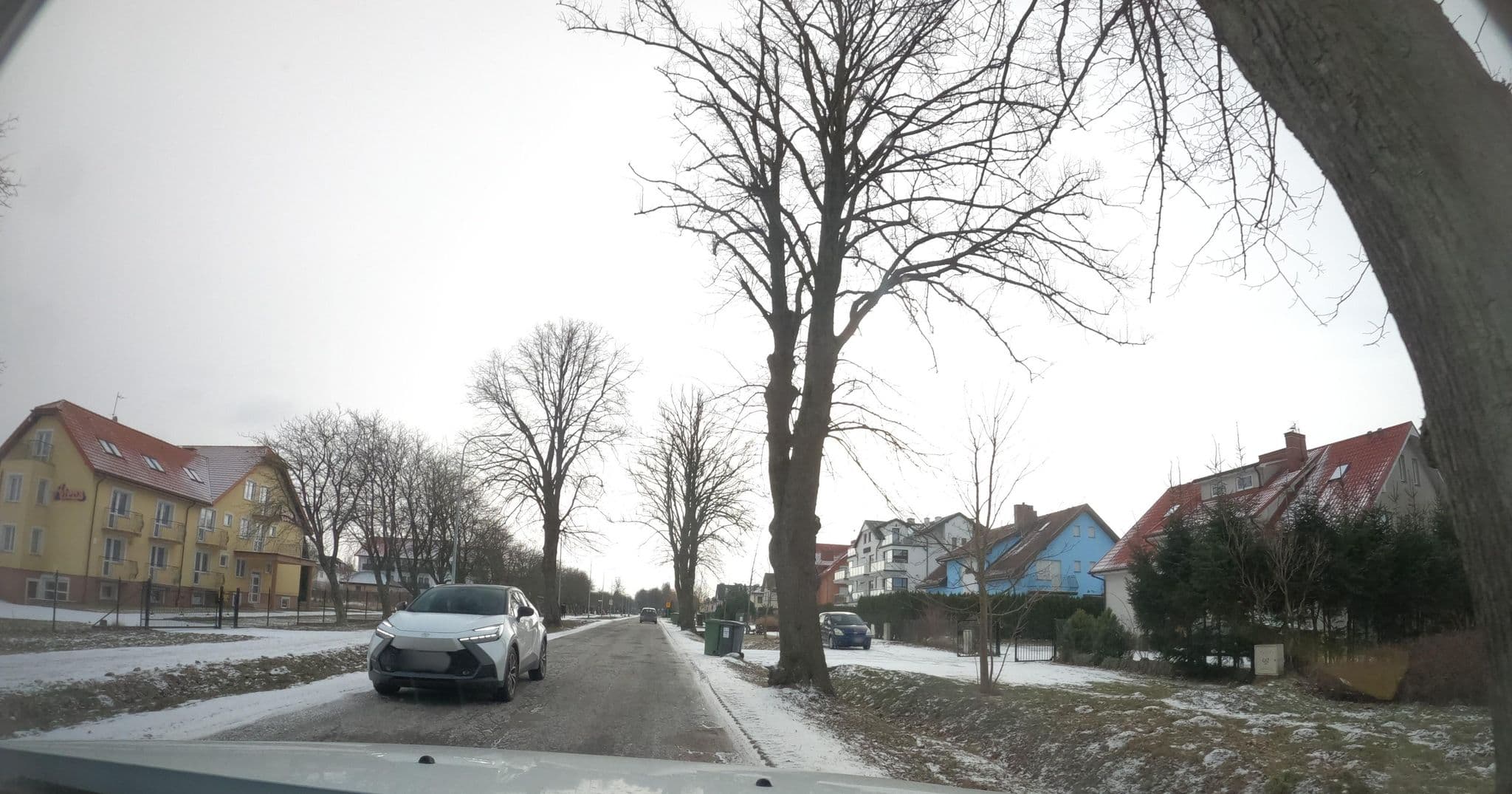 Street view near Wynajem Pokoi Gościnnych Kawiarnia Władysław Madejsza, Ustronie Morskie — © masterofnoroad (CC BY-SA · Mapillary)