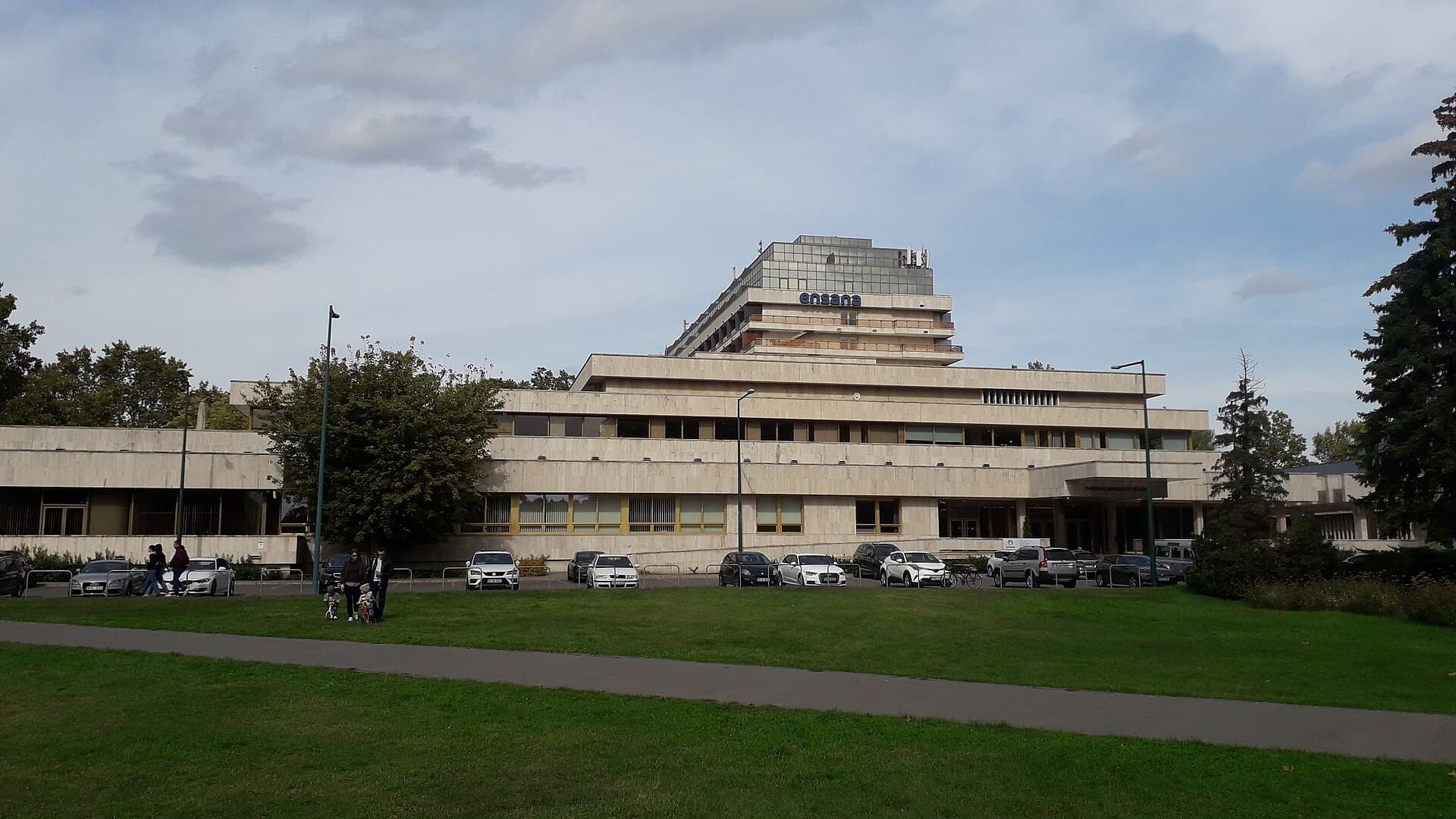 Thermal Margaret Island (via Wikimedia Commons, CC BY-SA 4.0)