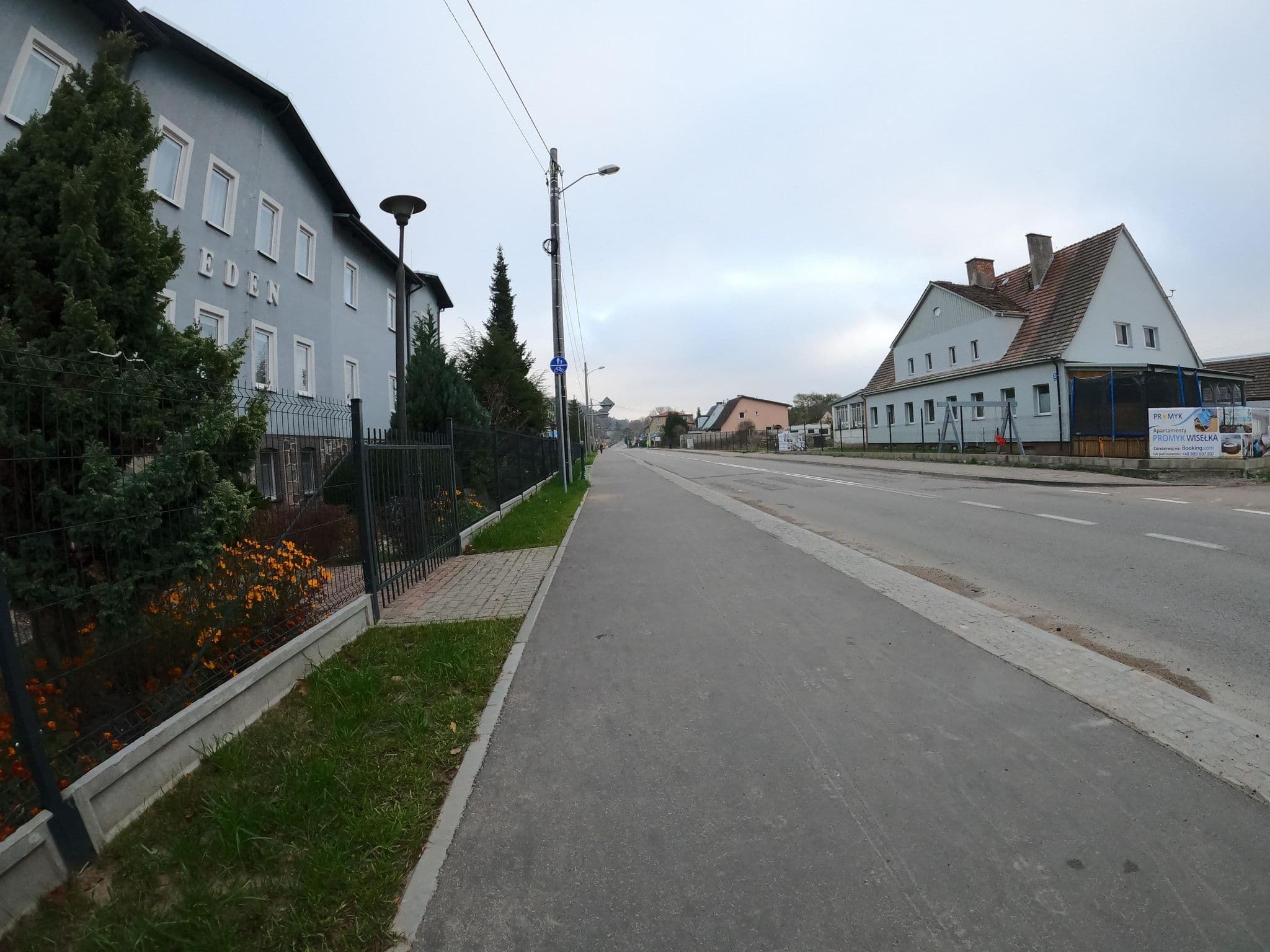 Street view near 'Czereśniowy Sad' Pokoje Gościnne Halina Malska, Międzyzdroje — © masterofnoroad (CC BY-SA · Mapillary)