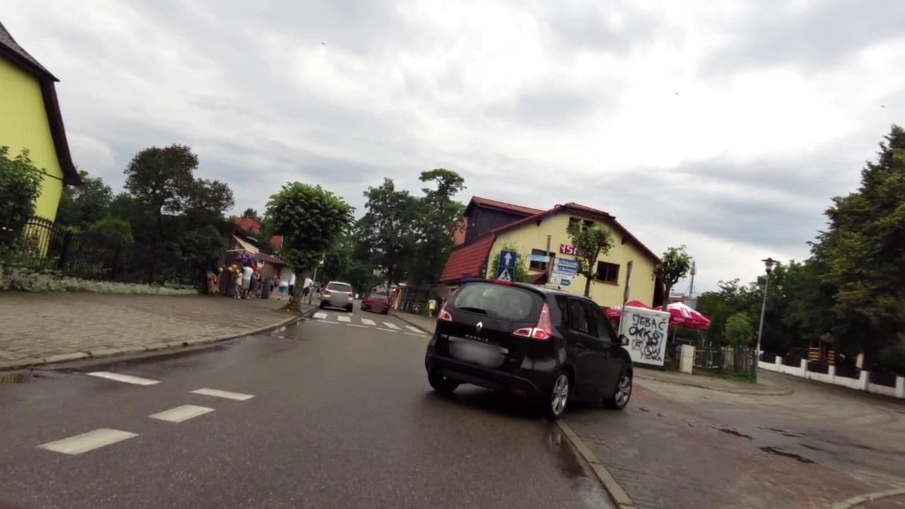 Street view near Amber. Dom wczasowy, Ustronie Morskie — © masterofnoroad (CC BY-SA · Mapillary)