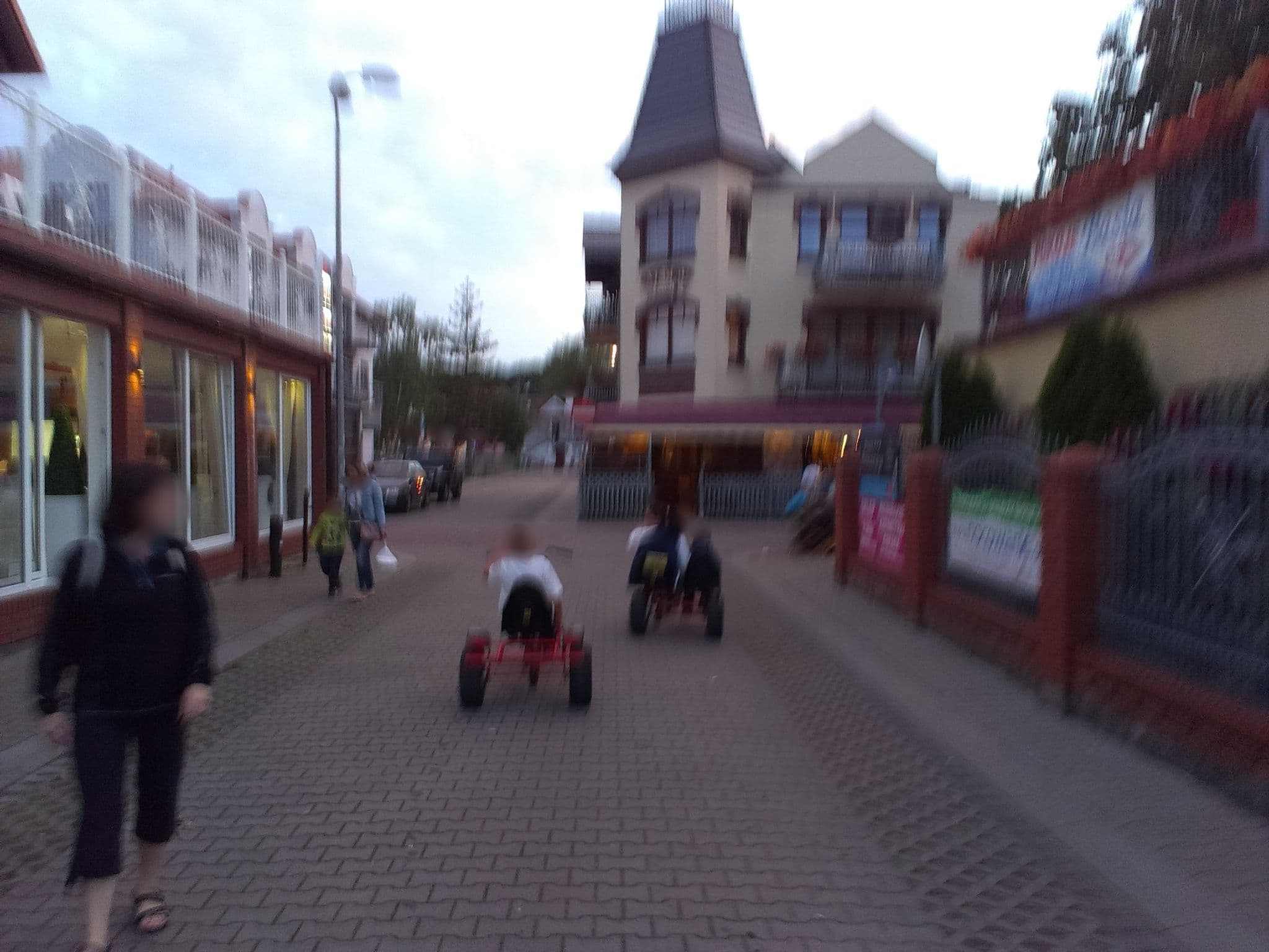 Street view near Brzezińska Kazimiera. Wynajem kwater, Dziwnów — © itte (CC BY-SA · Mapillary)