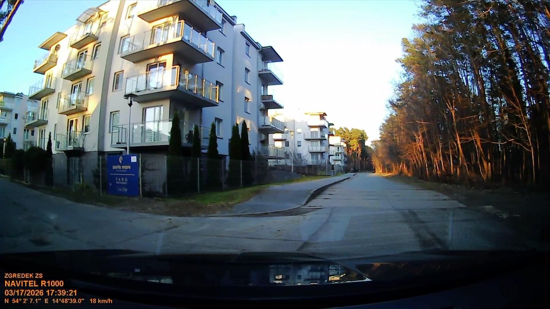 Street view near Apartament "Leśne Tarasy", Dziwnów — © d3mol3k (CC BY-SA · Mapillary)