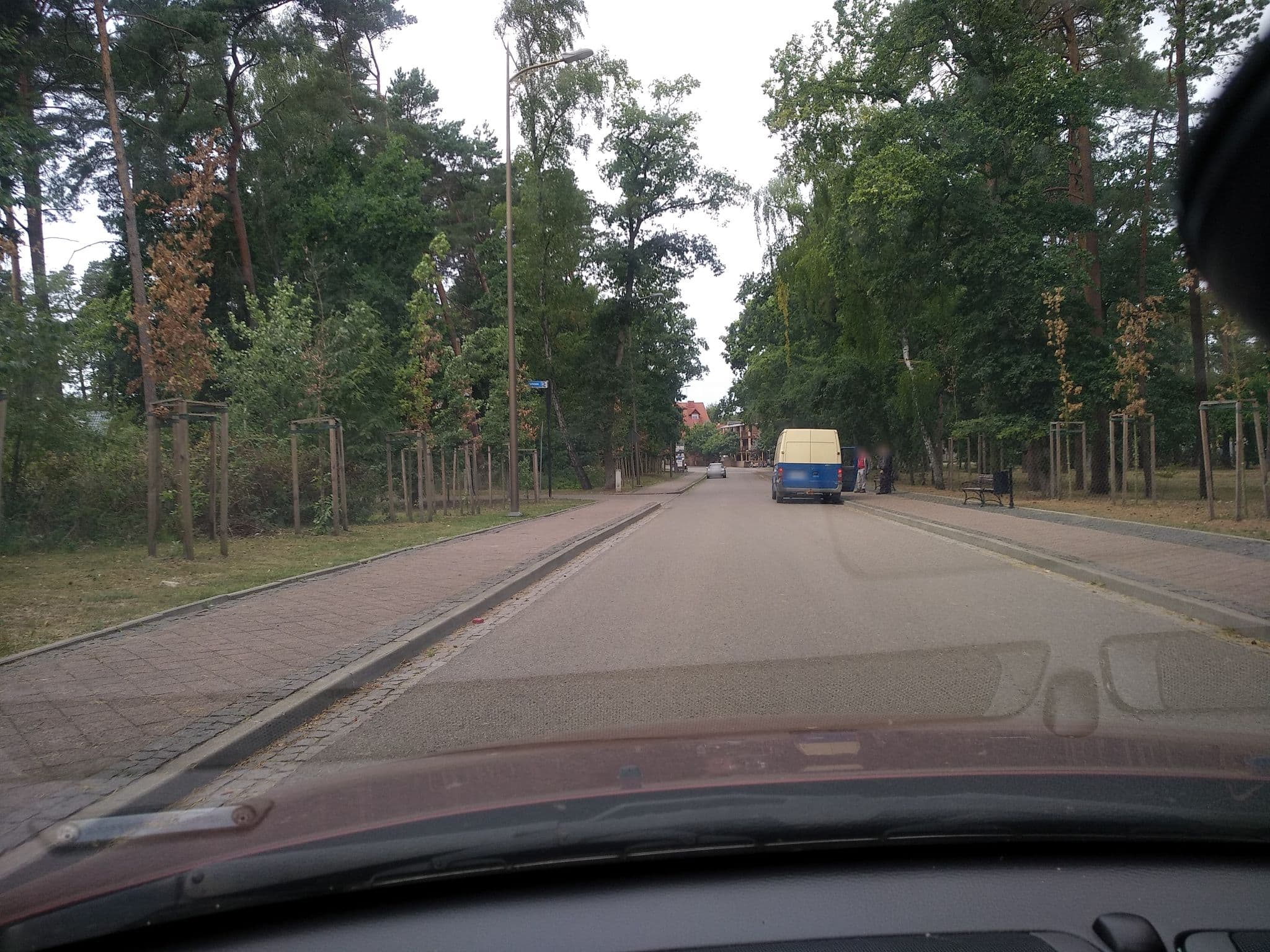 Street view near W Lesie - Dom Gościnny - Wczasy, Noclegi, Pobierowo — © dasza (CC BY-SA · Mapillary)