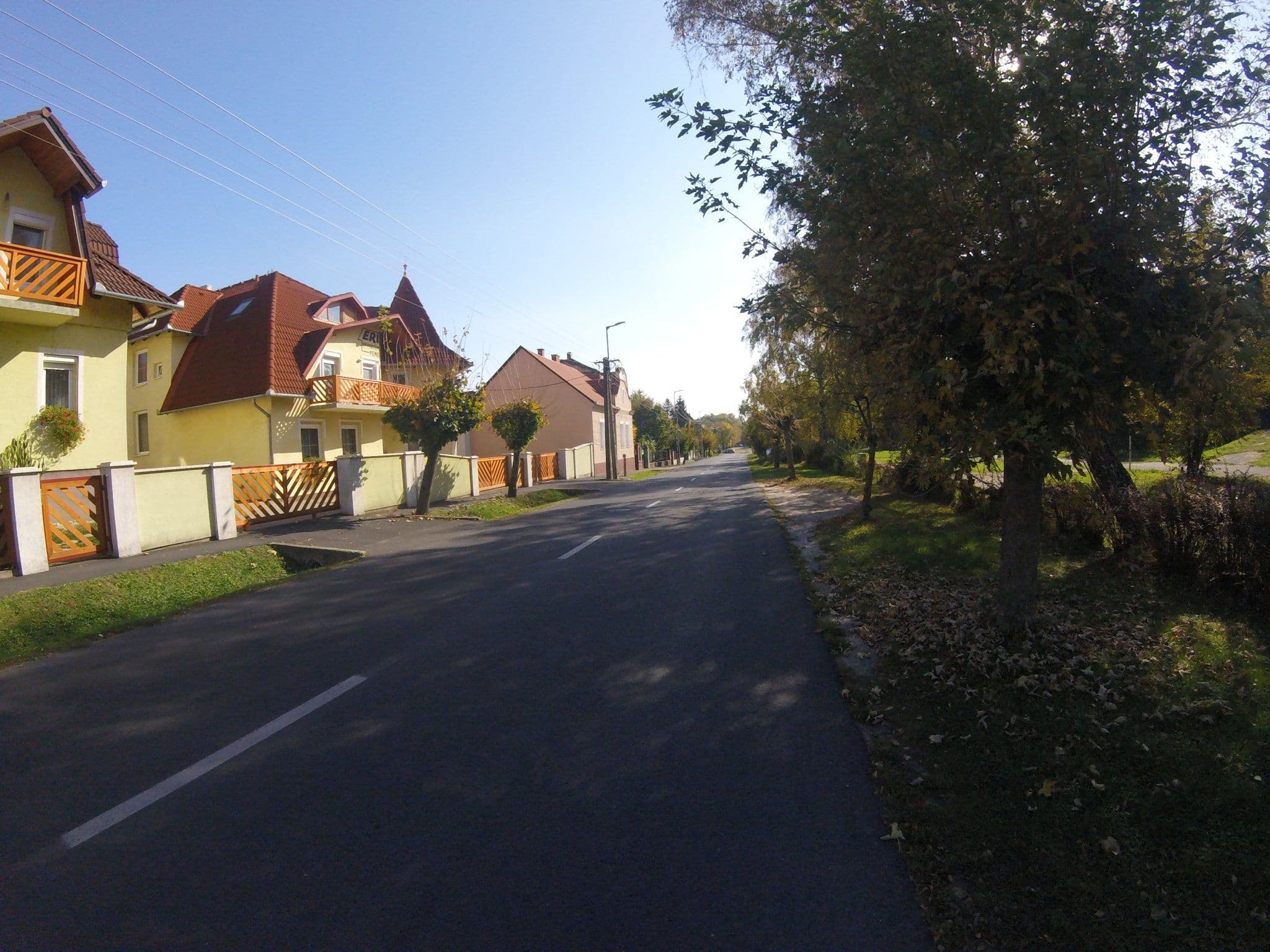 Street view near Erika Panzió, Keszthely — © utvonalfelmeresek (CC BY-SA · Mapillary)