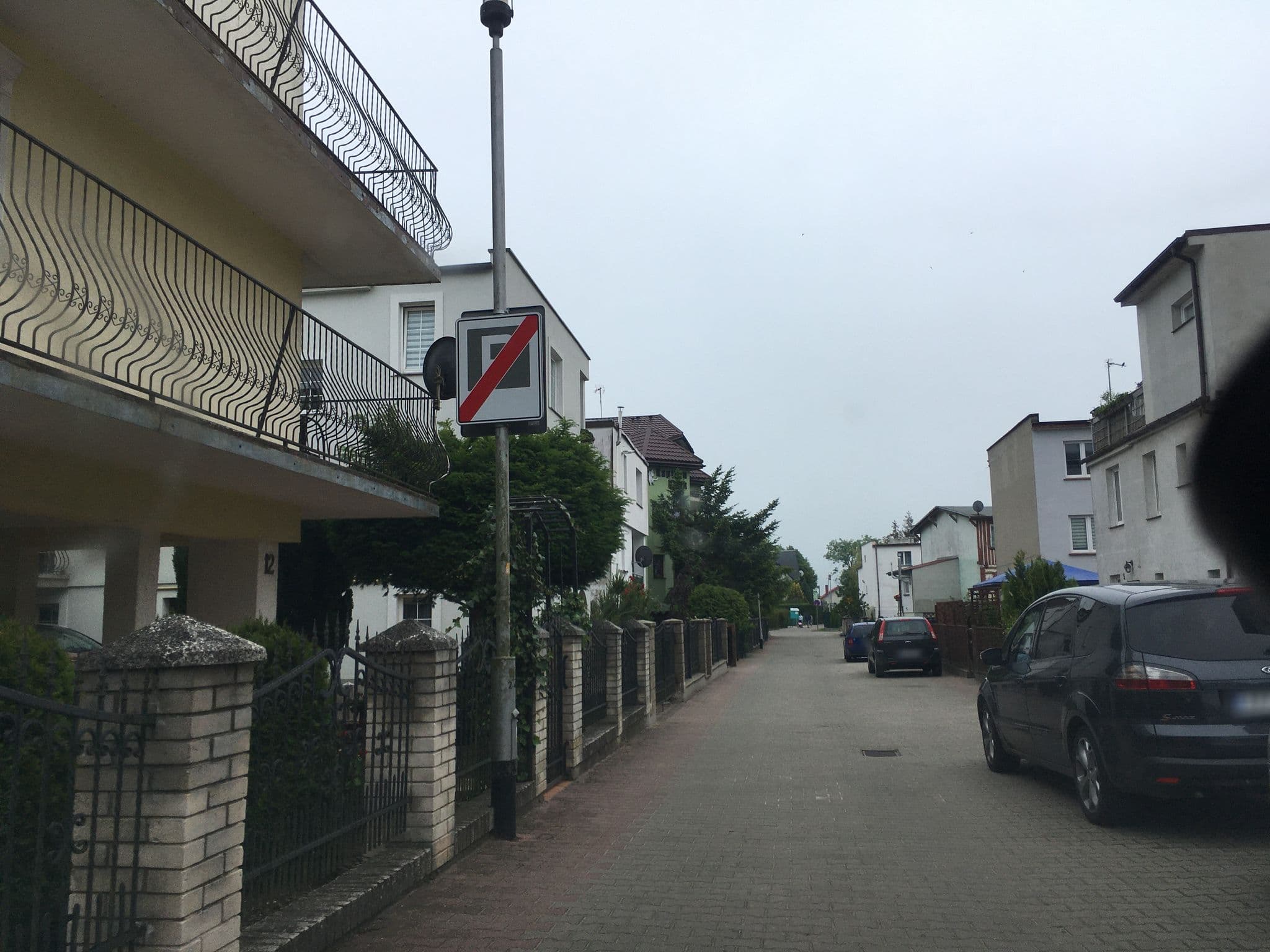 Street view near Koral. Dom gościnny. Matusewicz M., Mielno — © inwazjamb (CC BY-SA · Mapillary)