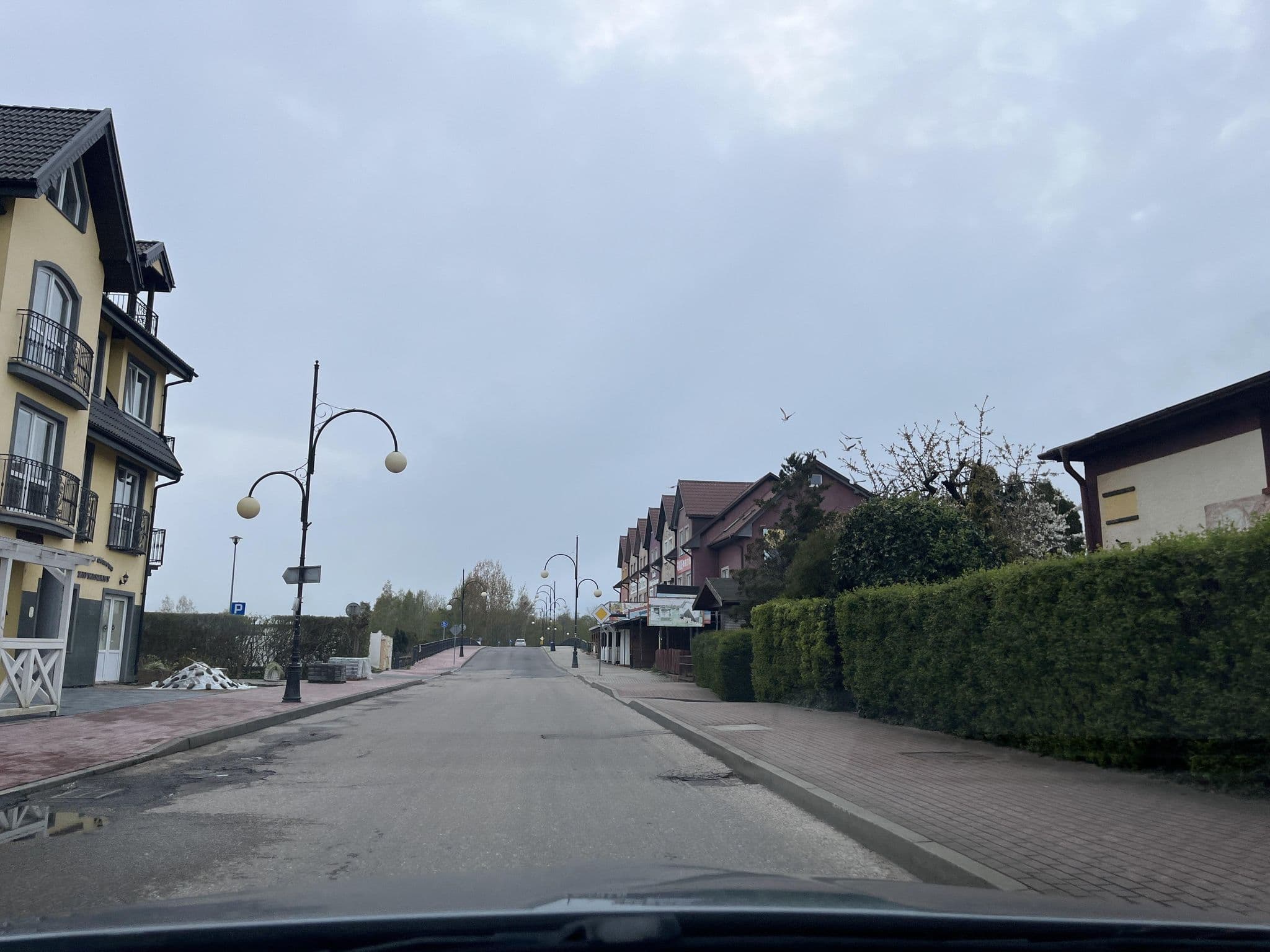 Street view near Ostoja. Usługi Hotelarskie. von Mach B., Łeba — © ptks (CC BY-SA · Mapillary)