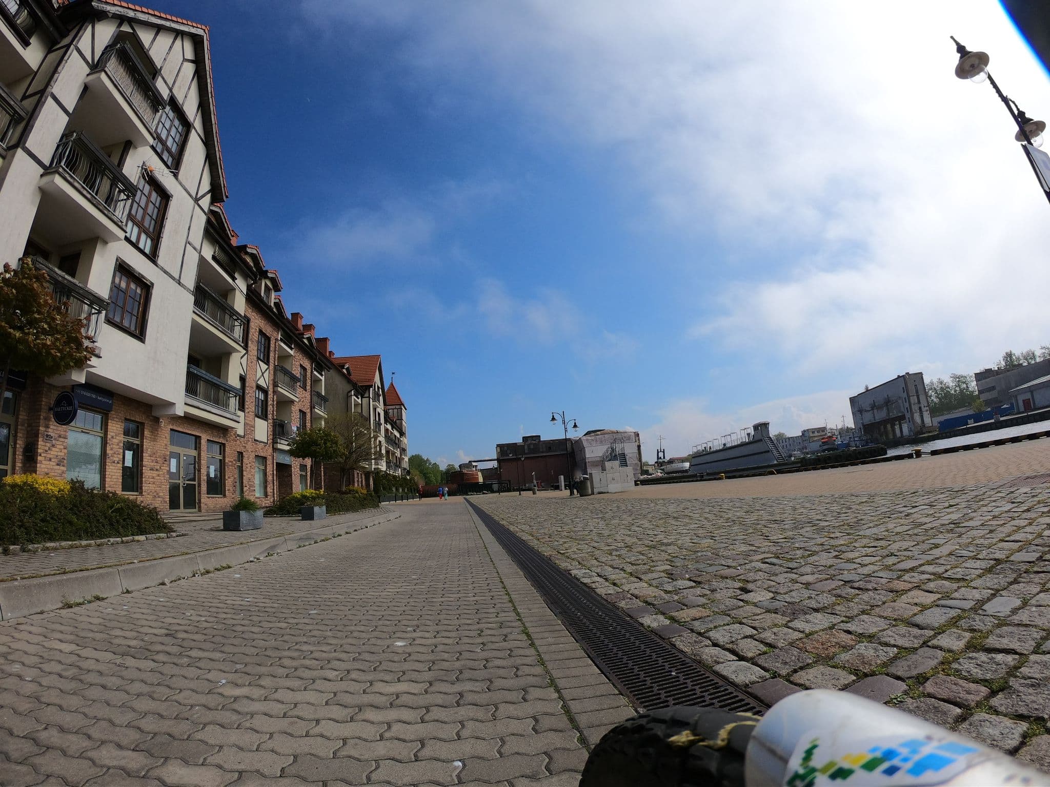 Street view near Apartamenty Bałtyckie - Bulwar Portowy, Ustka — © masterofnoroad (CC BY-SA · Mapillary)