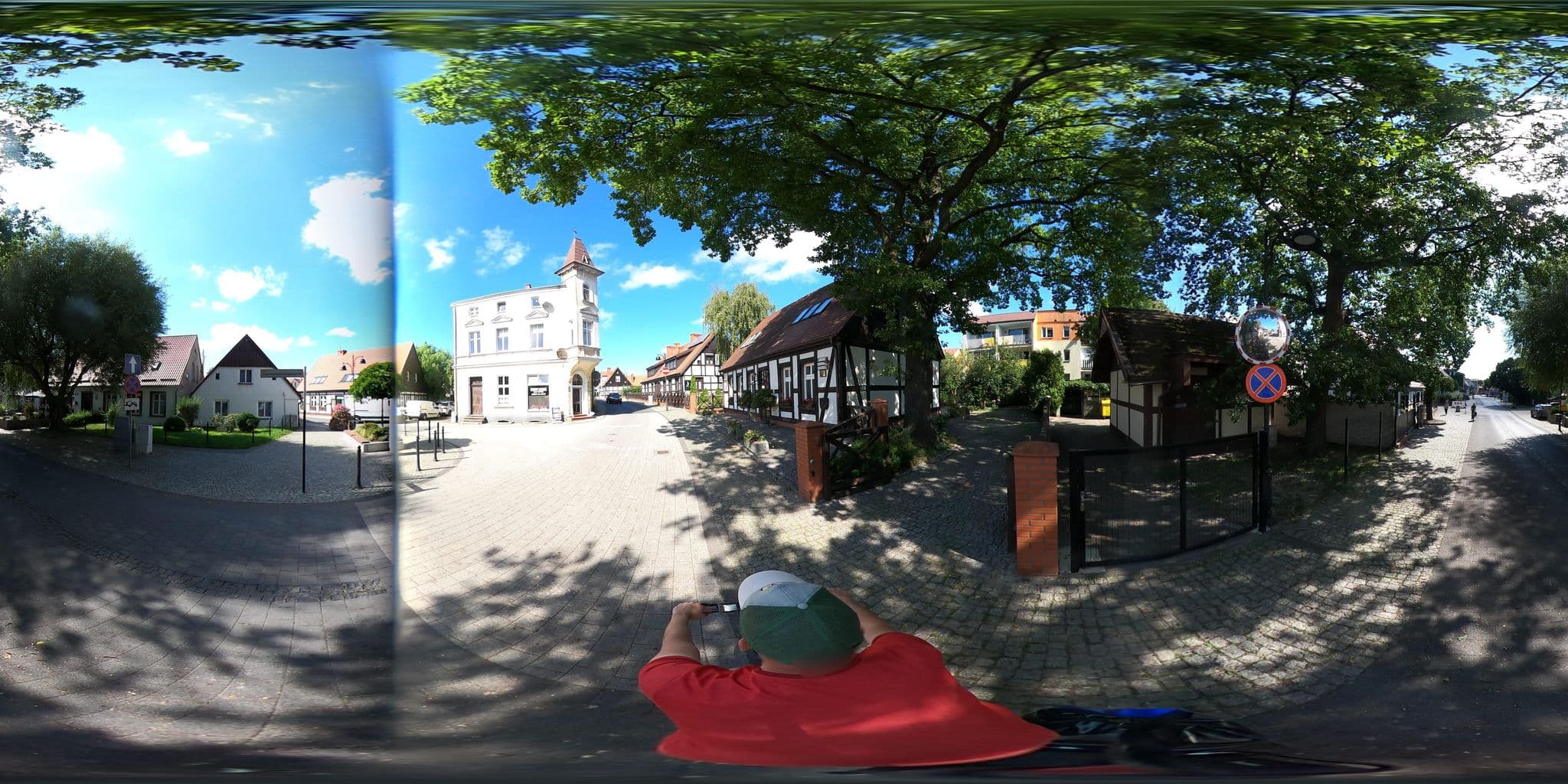 Street view near 1.Przedsiębiorstwo Produkcyjno-Handlowe "Mistral" Eksport-Import 2.Rybacka Spółka Cywilna Ust-204 Adam Jakubiak, Ustka — © Ameba (CC BY-SA · Mapillary)