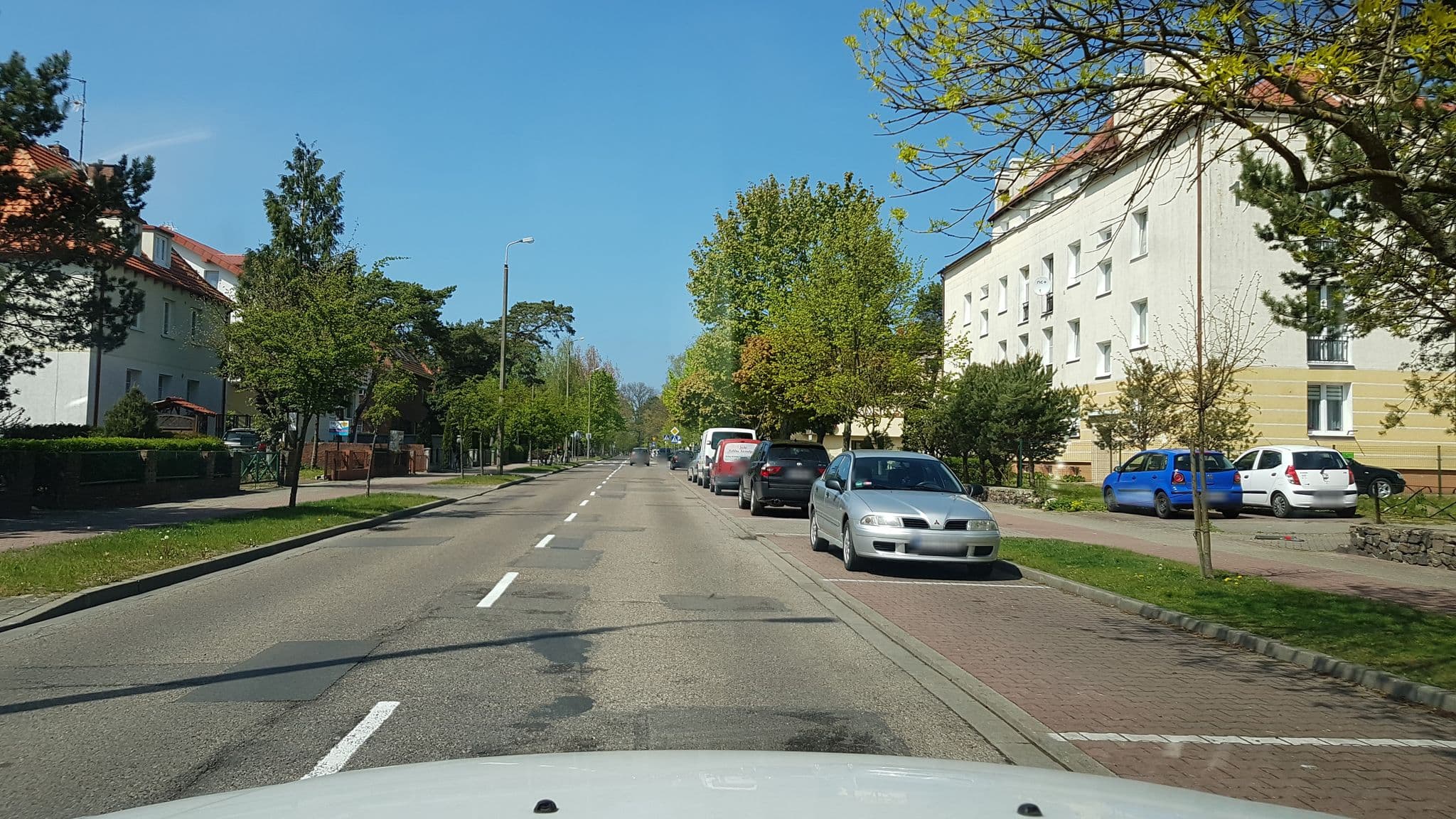 Street view near "WYNAJEM MIESZKANIA JEDNOPOKOJOWEGO" Teresa Korochoda, Ustka — © masterofnoroad (CC BY-SA · Mapillary)