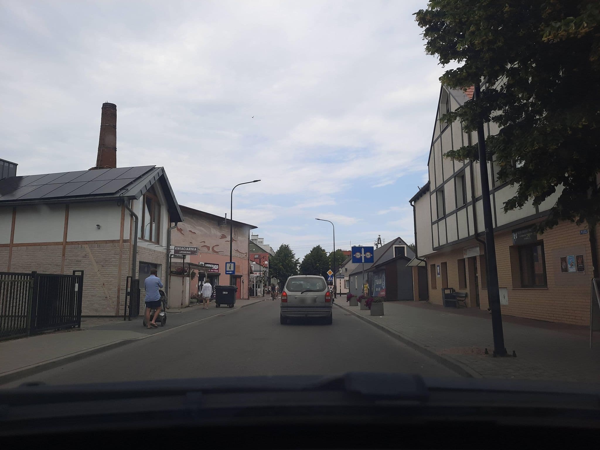 Street view near "Łeba" Stowarzyszenie Lokalna Organizacja Turystyczna, Łeba — © ondrejlopatka (CC BY-SA · Mapillary)