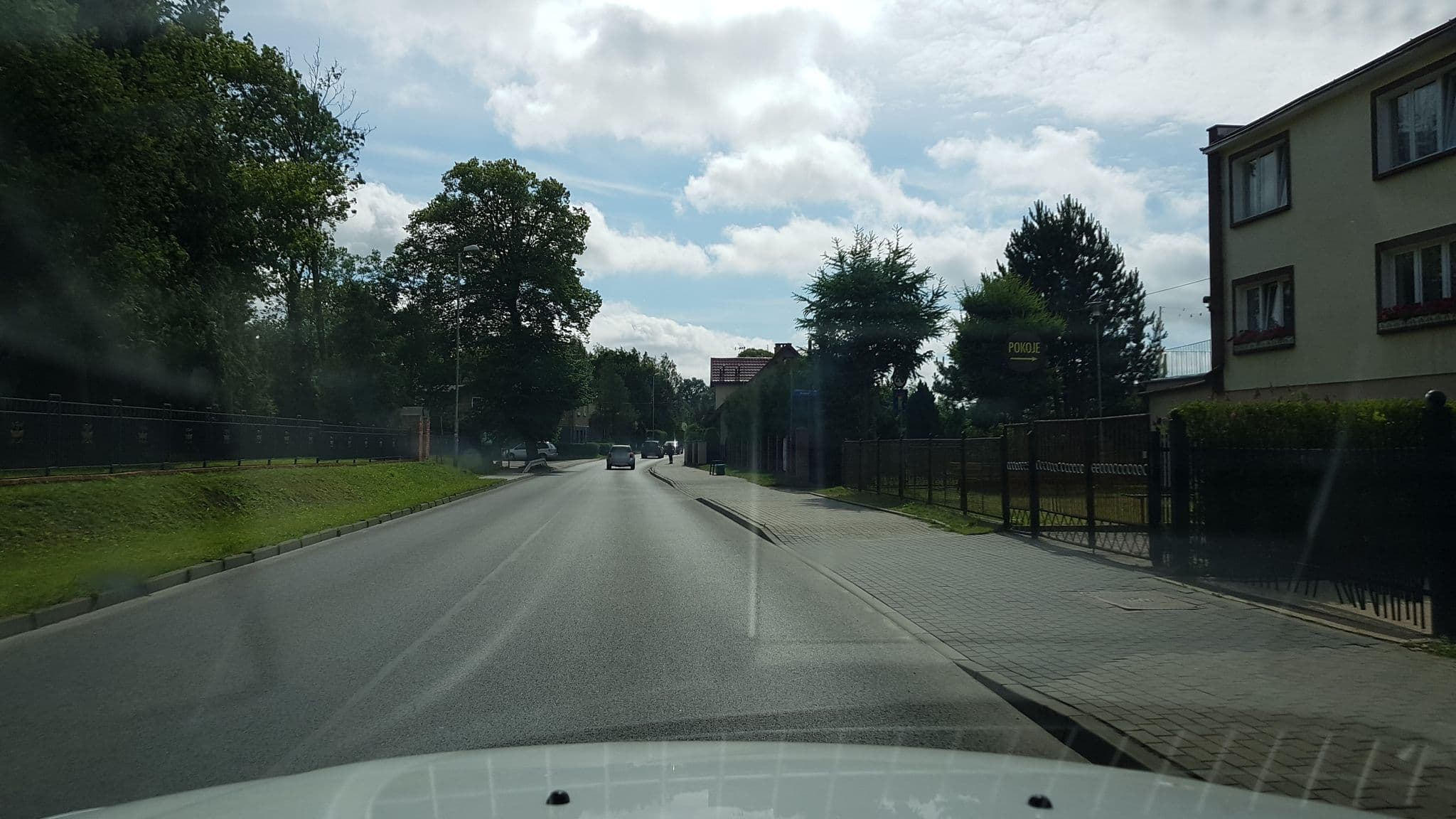 Street view near Władek. Kwatery Prywatne, Noclegi, Wypoczynek, Mielno — © masterofnoroad (CC BY-SA · Mapillary)