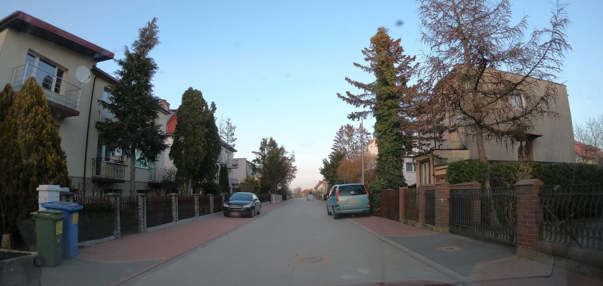 Street view near Przychodzeń Hanna. Pokoje gościnne, Mielno — © masterofnoroad (CC BY-SA · Mapillary)