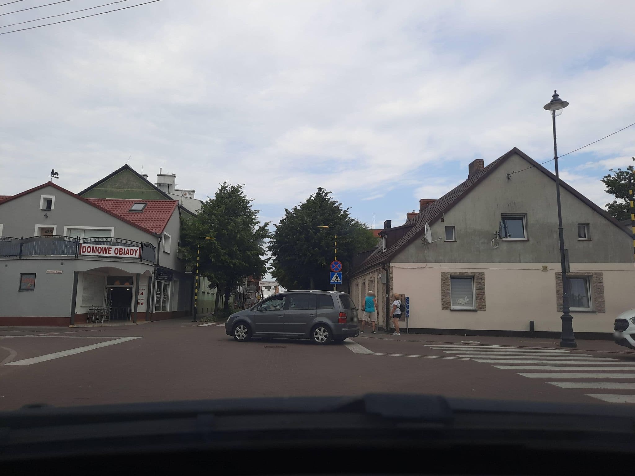 Street view near Edyta. Wynajem pokoi. Janik E., Łeba — © ondrejlopatka (CC BY-SA · Mapillary)