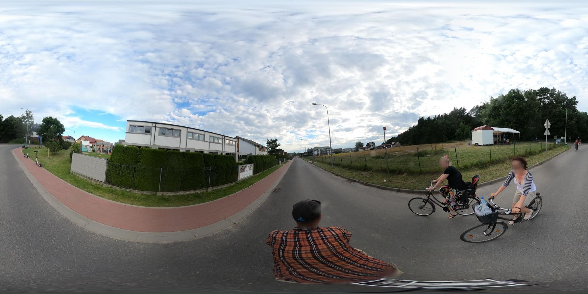 Street view near Apartamenty Bingo, Ustka — © masterofnoroad (CC BY-SA · Mapillary)