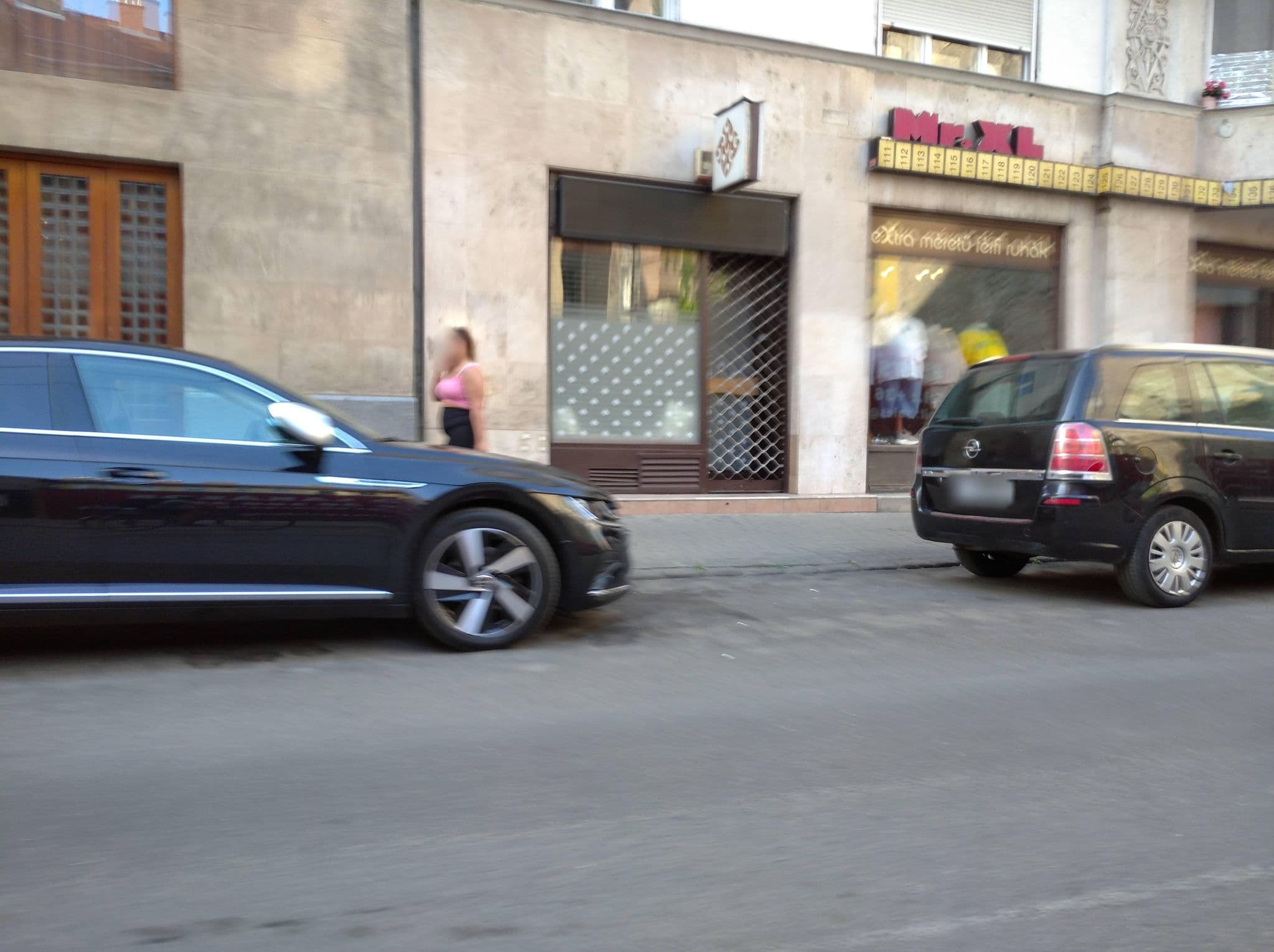 Street view near Continental Hotel Budapest, Palotanegyed — © grozsa11 (CC BY-SA · Mapillary)