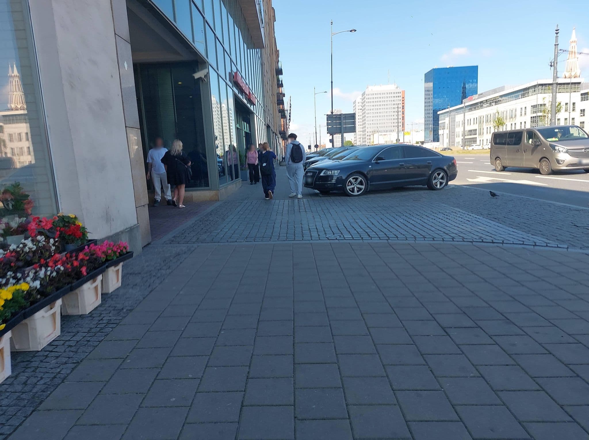 Street view near Pokoj Ambasador LM HQ Lodz, Łódź — © Mikromobilnosc (CC BY-SA · Mapillary)