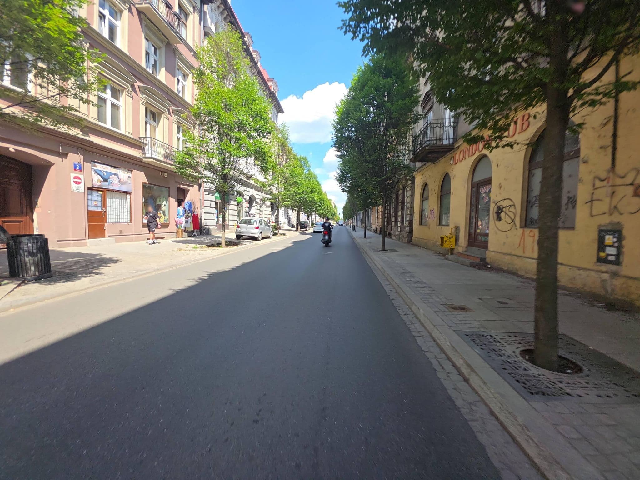 Street view near Dream Aparts-Rewolucji 2, Łódź — © Rowerowa_Lodz (CC BY-SA · Mapillary)