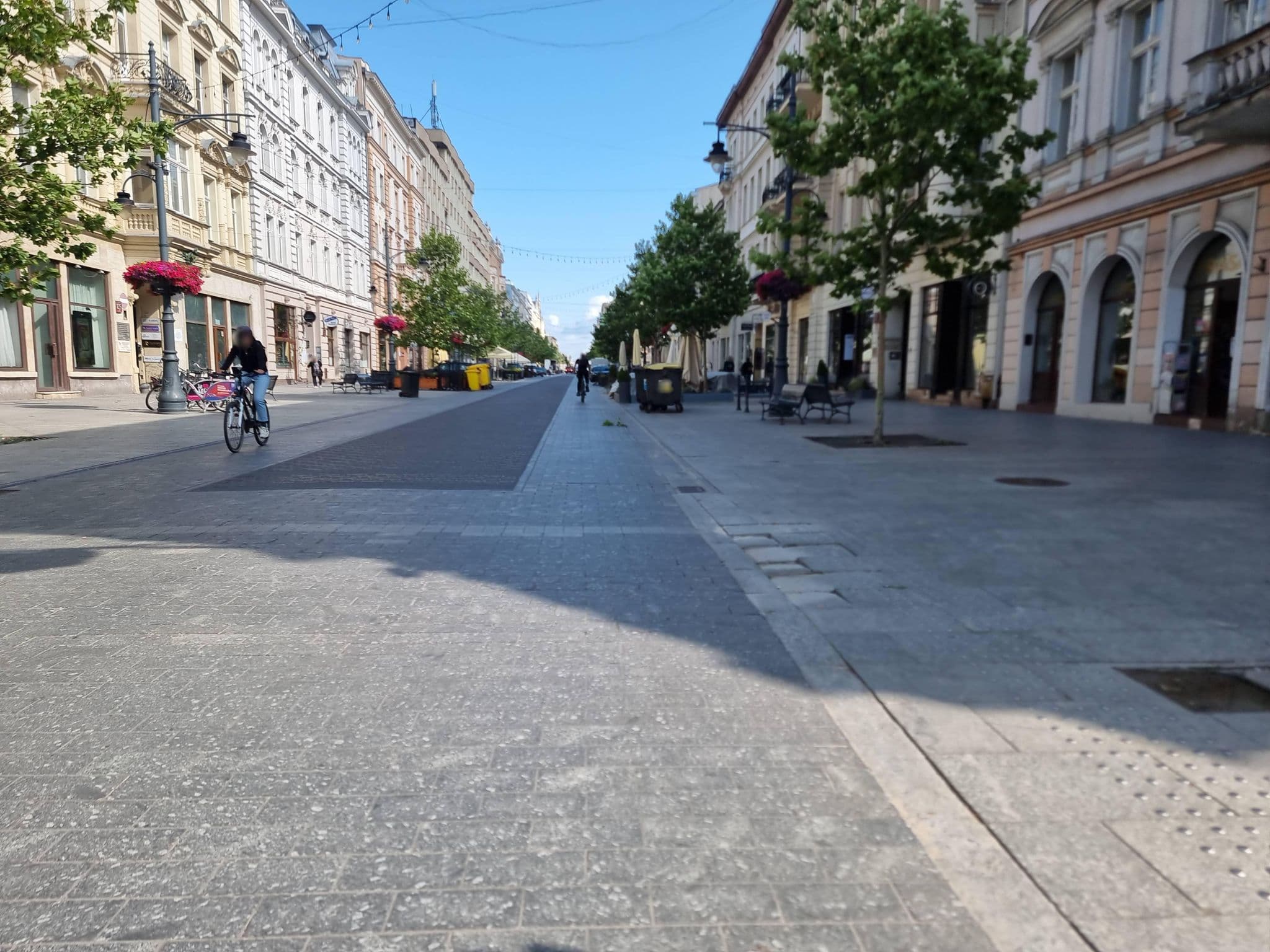 Street view near Piotrkowska Welcome Apartments, Łódź — © bartb (CC BY-SA · Mapillary)